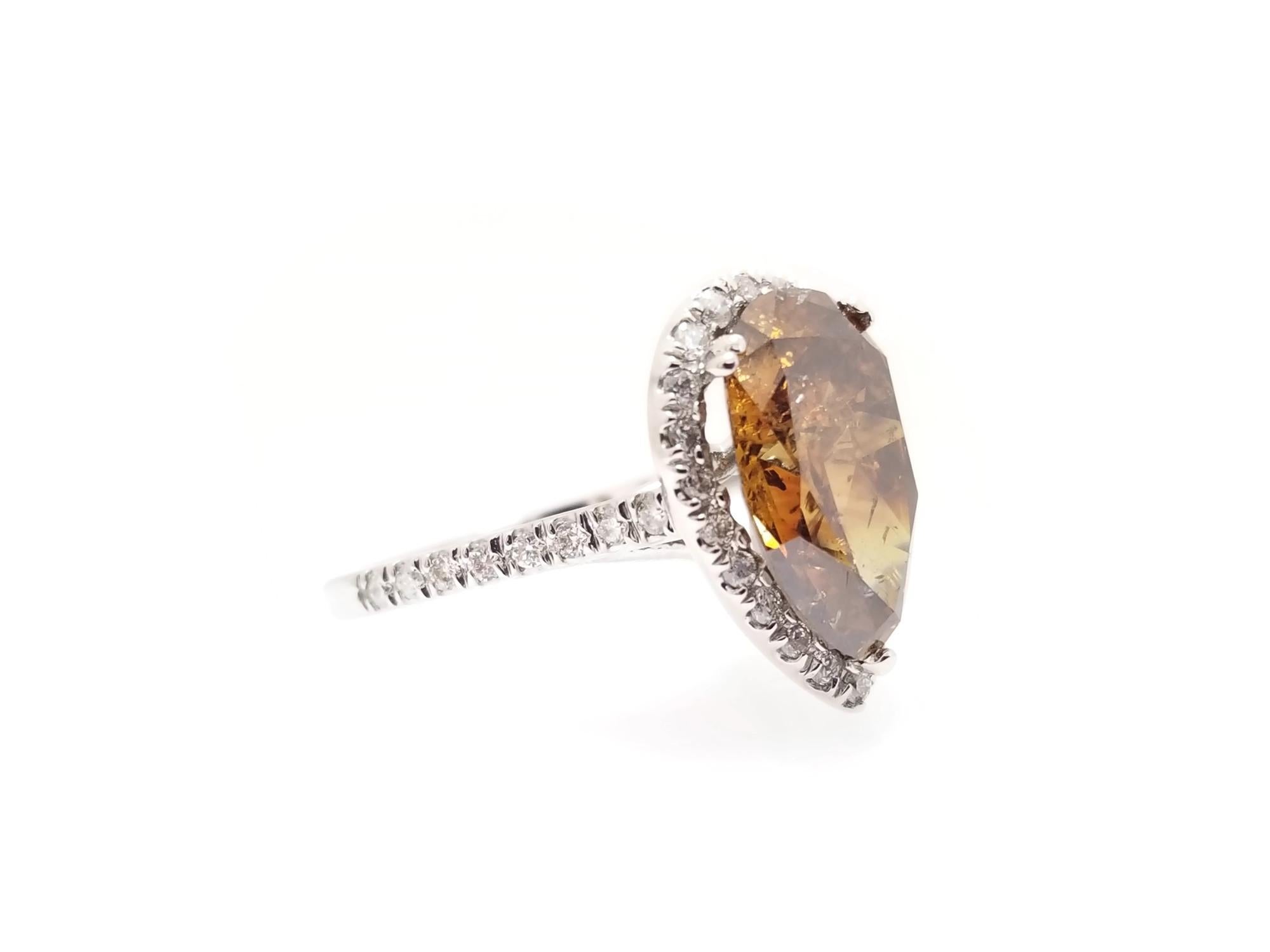 GIA Certified 4.00 Carat Pear Shape Fancy Orange Natural Diamond Ring 14 Karat In New Condition In Great Neck, NY