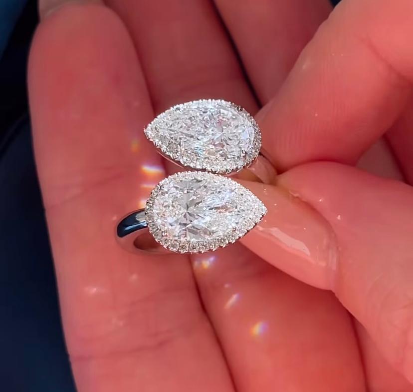 GIA Certified 4.00 Carat Pear Shape Natural Diamonds 18K Gold Ring For Sale 1