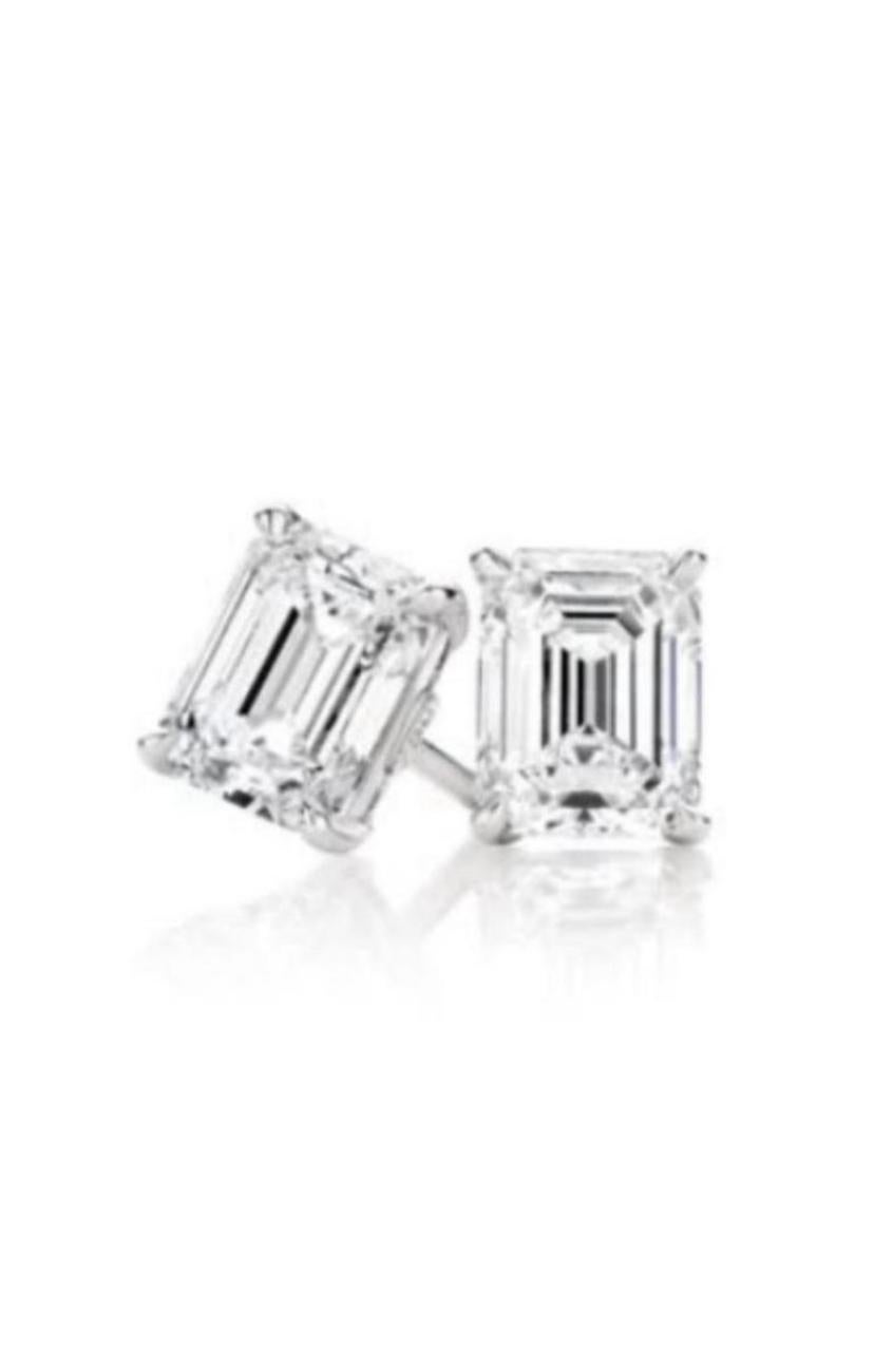 Unos exclusivos pendientes de diamantes con un diseño moderno y esencial, tan chic como refinado.
¡Perfecto para el día a día y para todos los eventos !
Impresionantes pendientes de oro de 18 quilates con 2 piezas de brillantes Diamantes