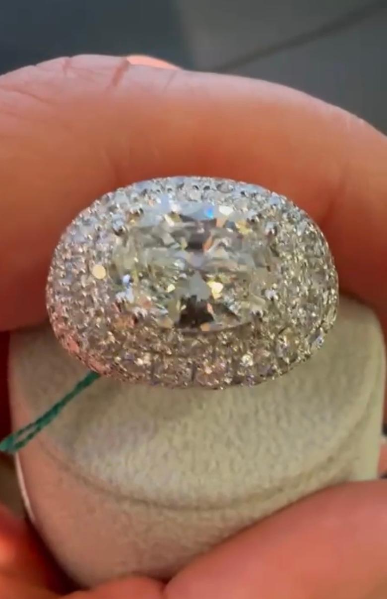 GIA-zertifizierter 4.00 Karat Diamant  4,00 Karat Diamanten 18K Gold Ring  (Ovalschliff) im Angebot
