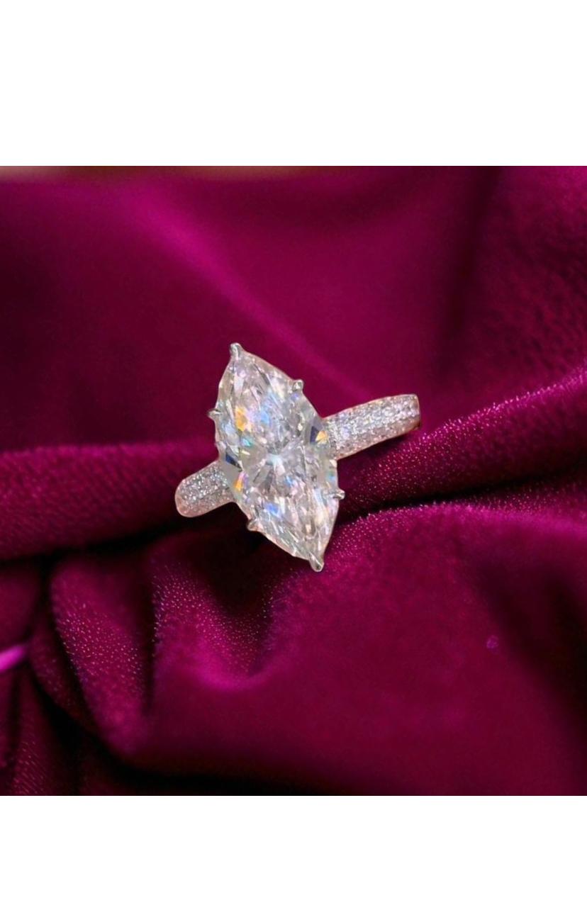 GIA Certificato 4,00 Carati F/VS1 Diamante Taglio Marquise Anello Solitario in Oro 18K In condizioni Nuovo in vendita a Massafra, IT