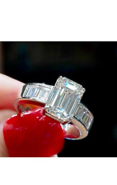 GIA Certified 4.00 Carats F/VS2 Emerald Shape Diamond 18K Gold  Solitaire Rings