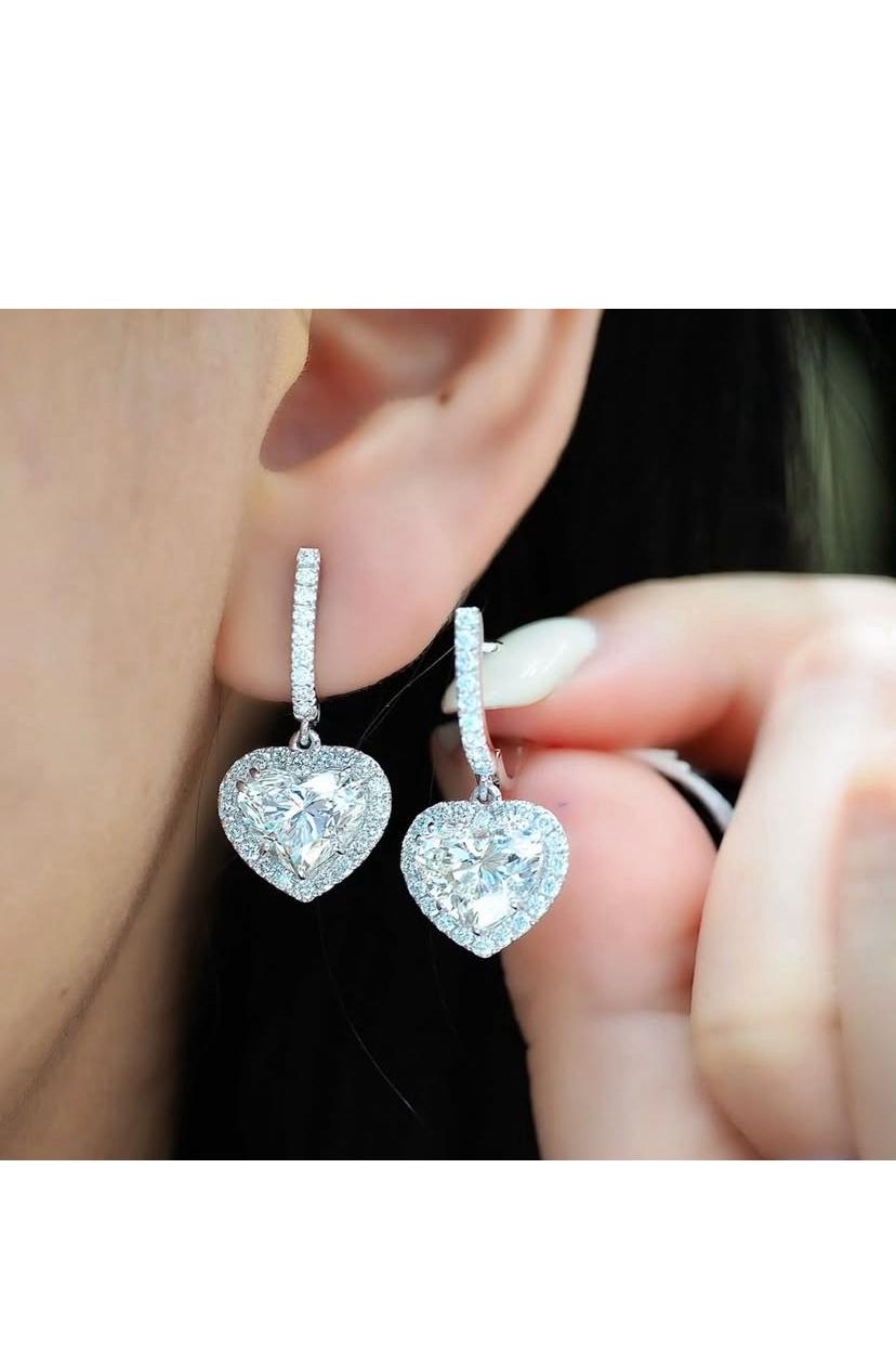 Certificato GIA 4.00 carati  F/VS1  Orecchini in oro 18K con diamanti a forma di cuore In condizioni Nuovo in vendita a Massafra, IT