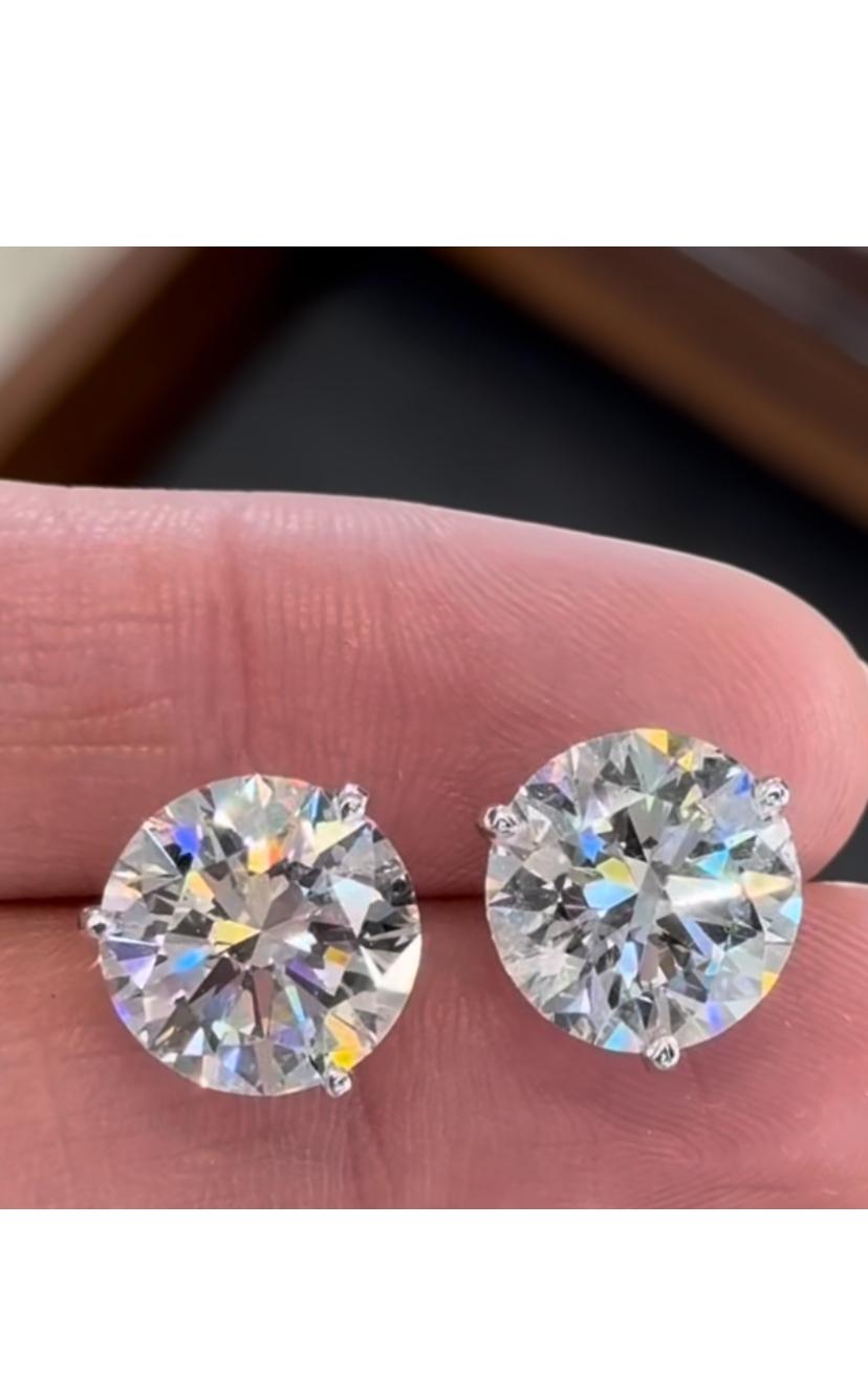 GIA Certified 4.00 Ct FLAWLESS/ D color Round Brillant Shape Diamonds Earring In New Condition For Sale In Massafra, IT