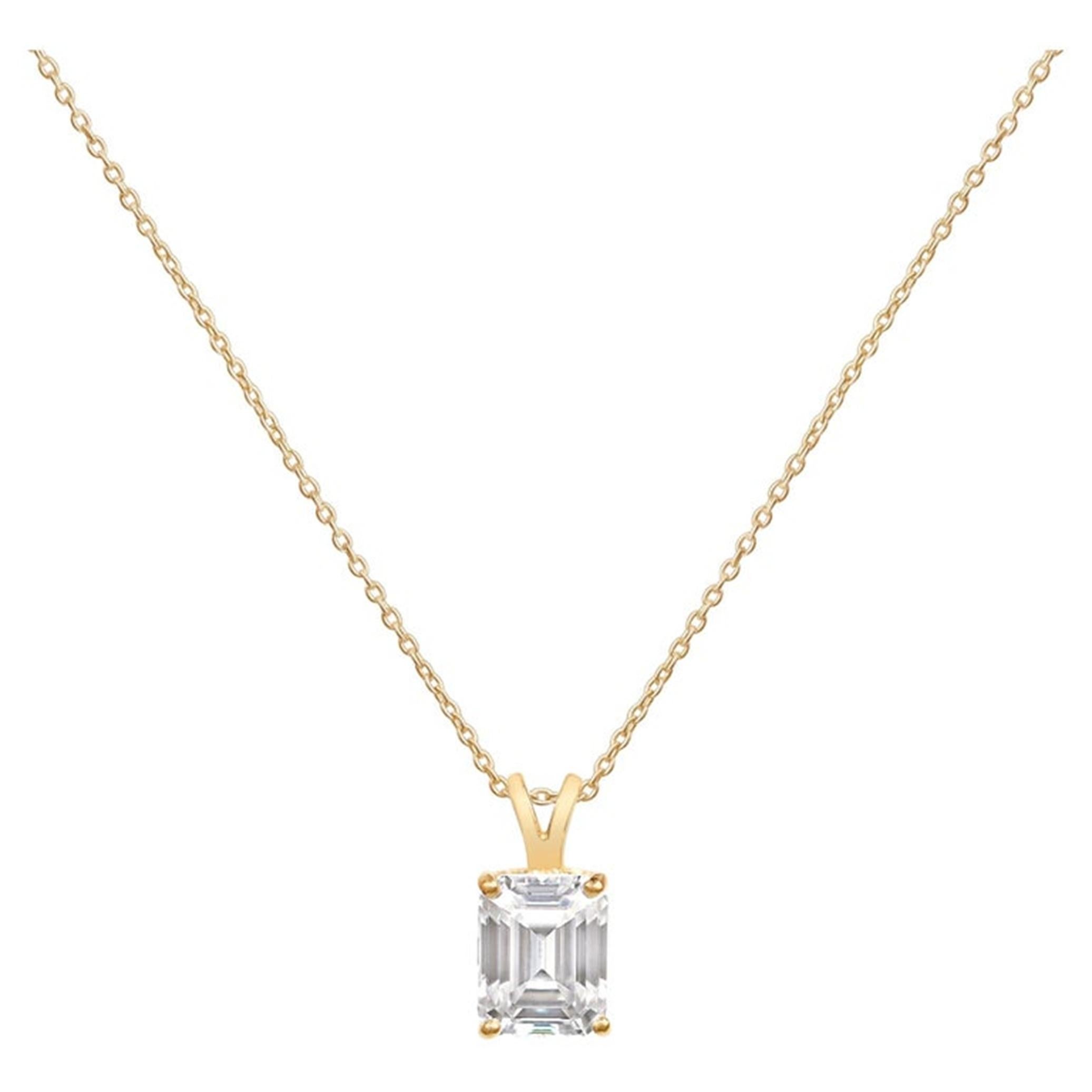 Pendentif solitaire en or jaune 18 carats avec diamant taille émeraude de 4,00 ct certifié par la GIA Neuf - En vente à Jaipur, RJ