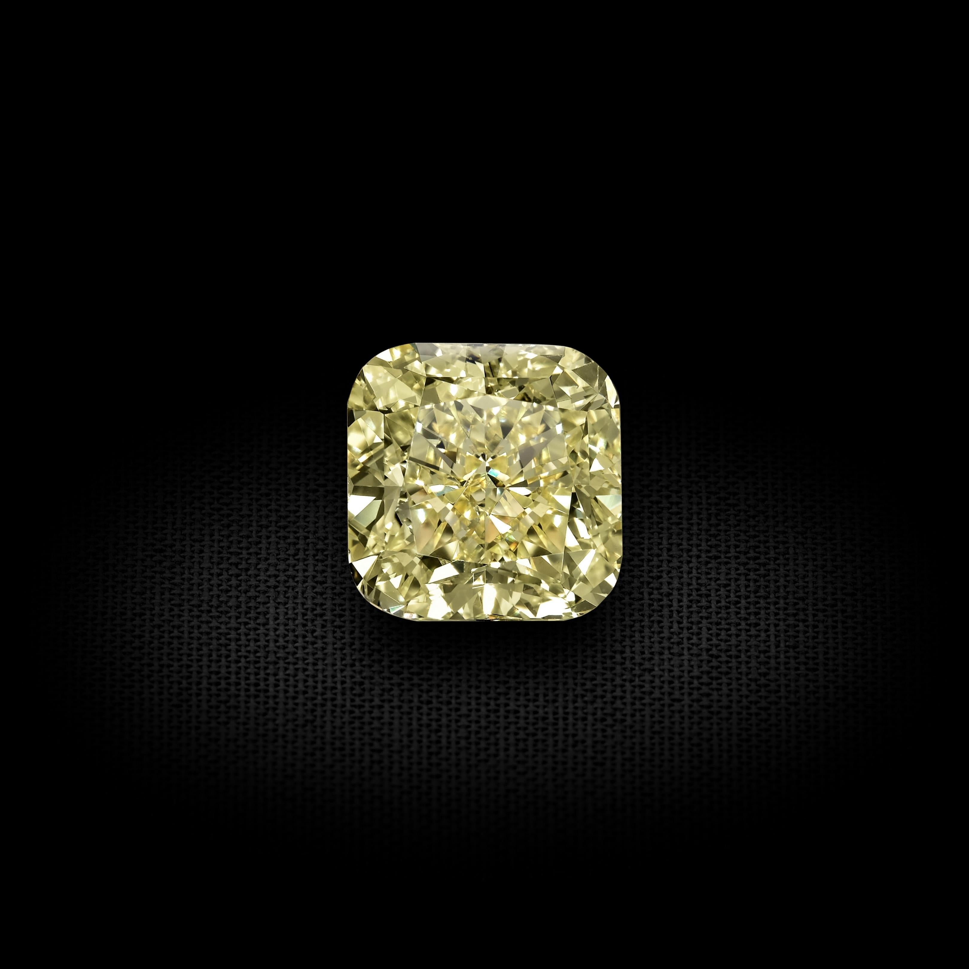 GIA Certified 4.01 Carat Cushion Cut Yellow Diamond Ring In New Condition For Sale In New York, NY