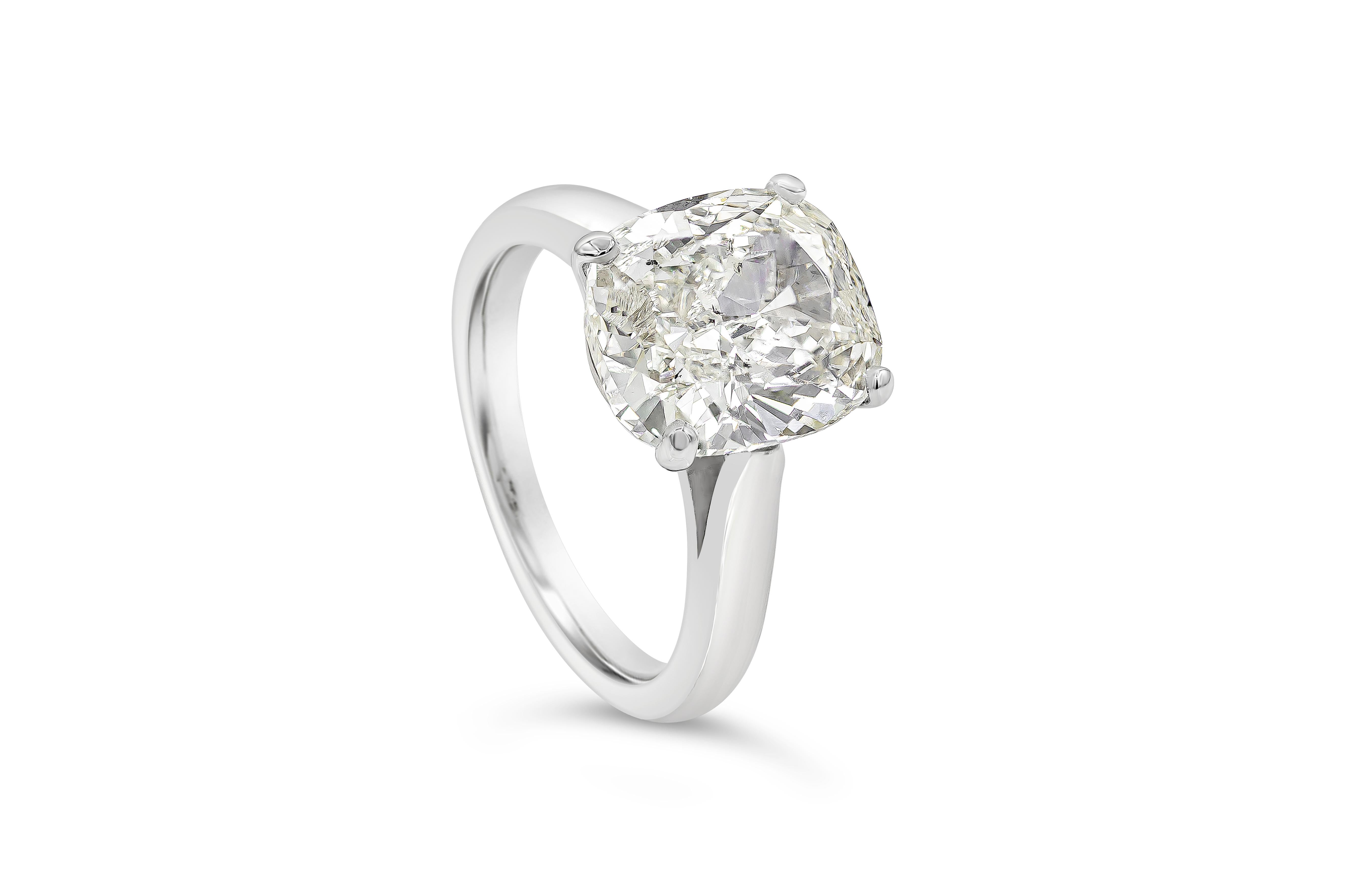 Contemporain Bague de fiançailles solitaire certifiée GIA de 4.01 carats de diamant taillé en coussin en vente