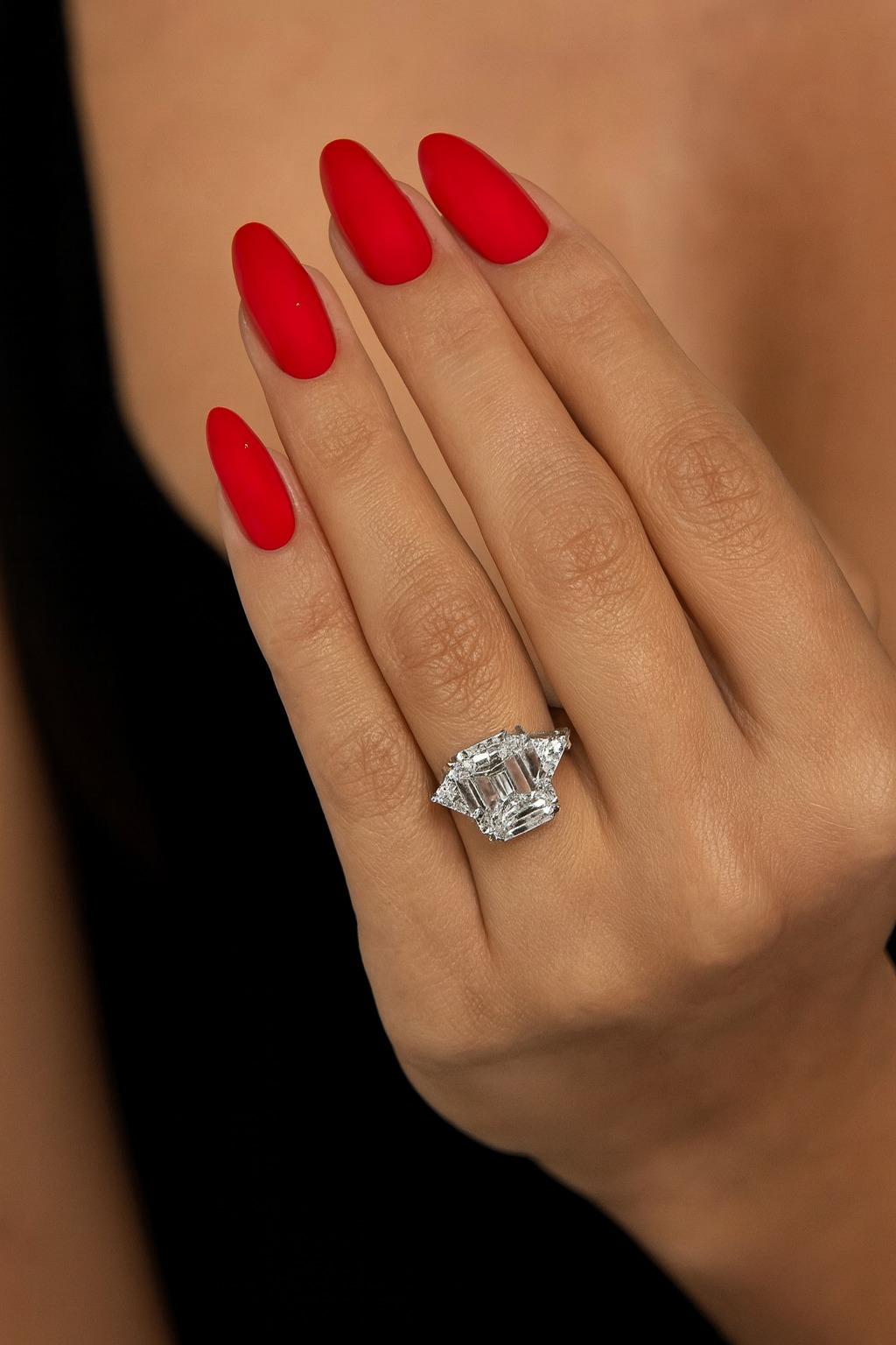 Anillo de diamantes talla esmeralda de 4,01 quilates certificado por el GIA en Nuevo estado para la venta en Chicago, IL