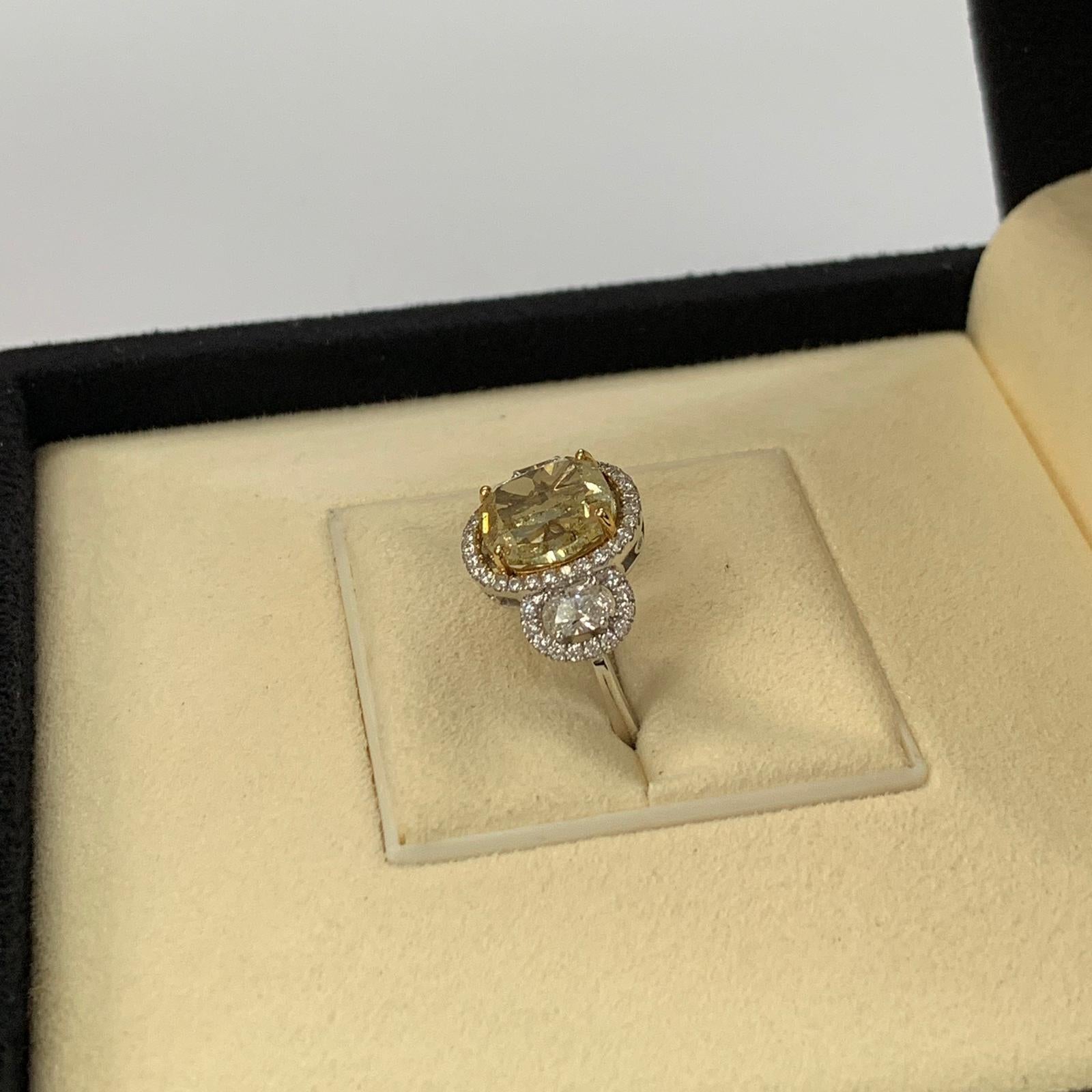 GIA 4.01 Carat Fancy Yellow Cushion Cut Diamond Ring 18 Karat white gold 1