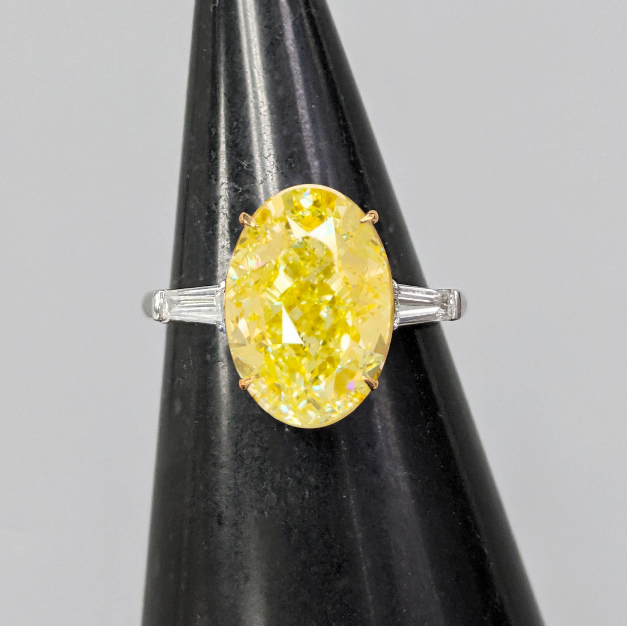 Oval Cut GIA Certified 4.02 Carat Fancy Yellow Oval Diamond Ring in Platinum For Sale