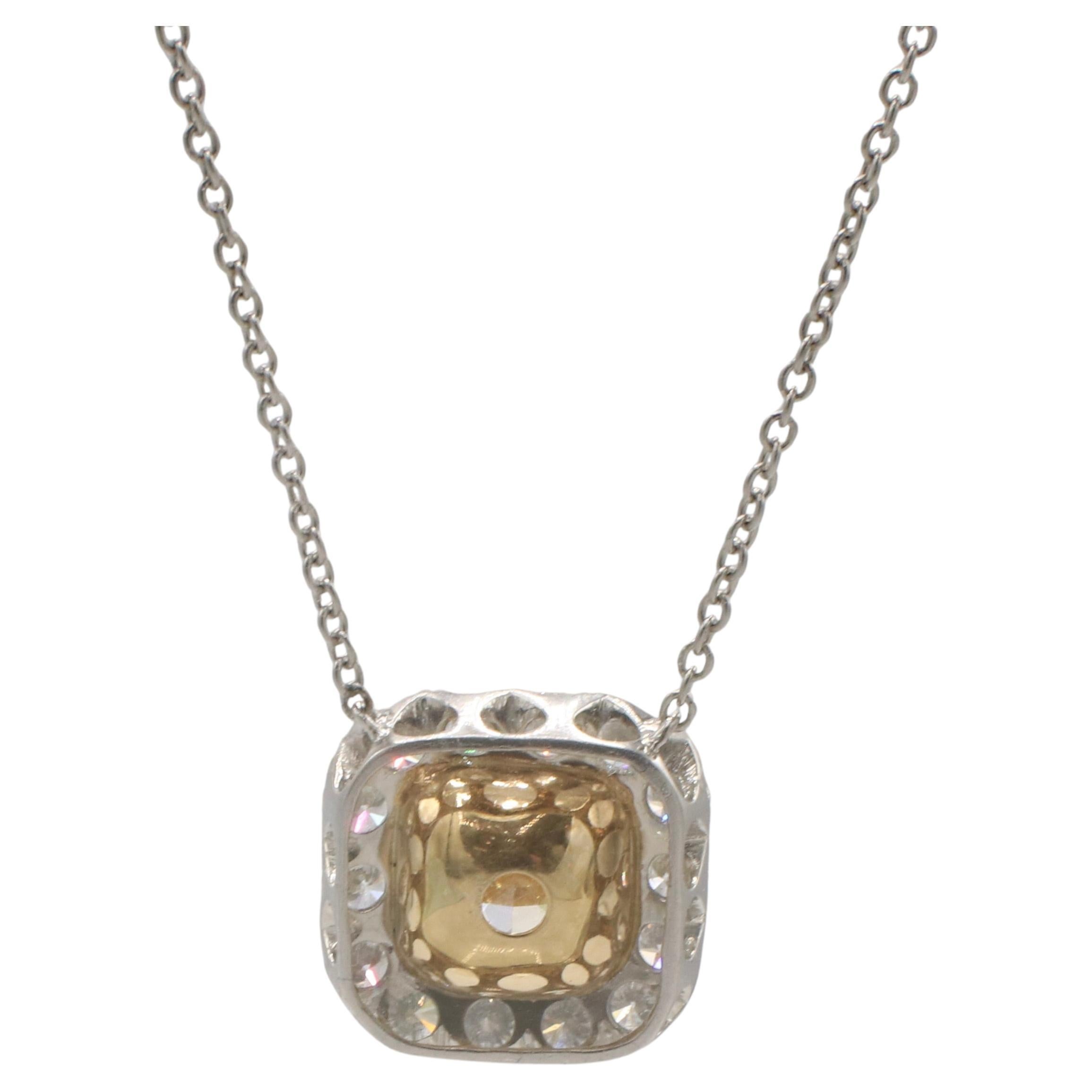 GIA-zertifizierte 4,01 Karat natürliche hellgelbe Diamant-Anhänger-Halskette im Zustand „Hervorragend“ im Angebot in  Baltimore, MD