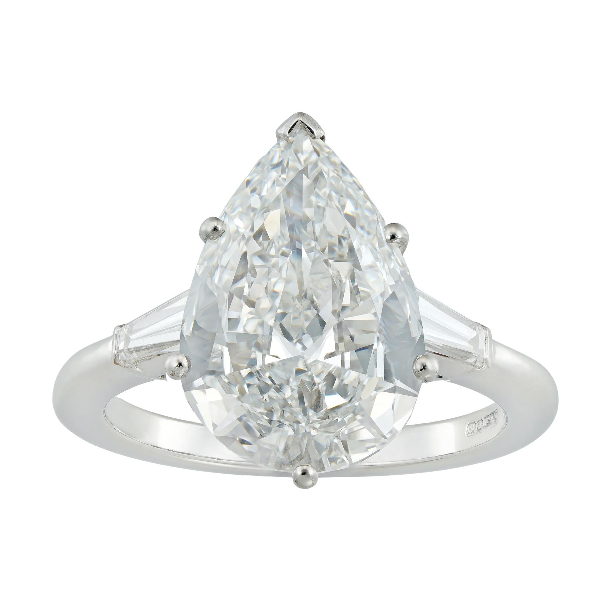Taille poire Bague solitaire en diamant en forme de poire de 4,01 carats certifié GIA en vente