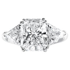 Bague à trois pierres avec diamant taille trillion radiant de 4 carats certifié GIA