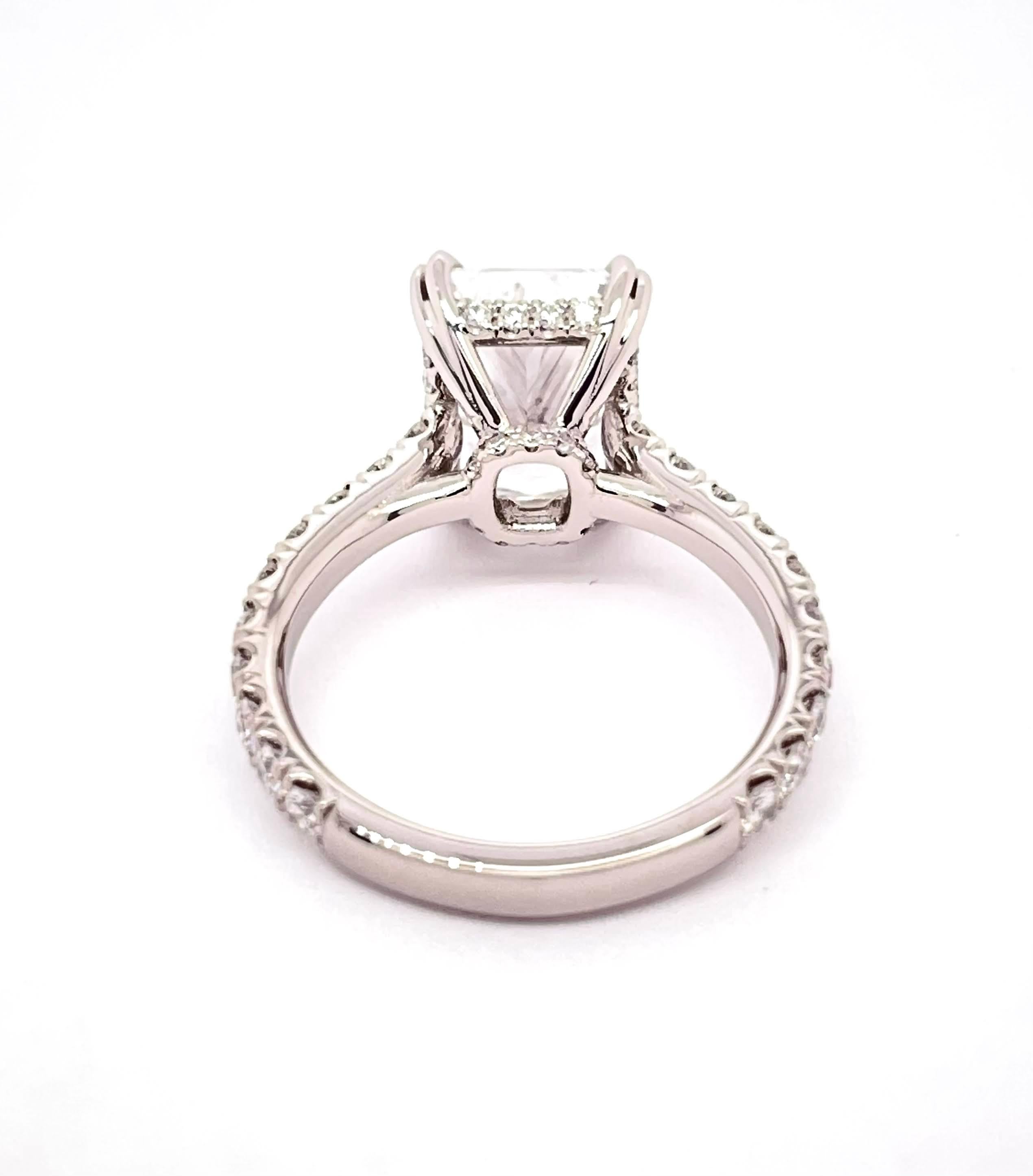 GIA Certified 4.01 Carat D VS1, Radiant Diamond Engagement Ring In New Condition In LA, CA