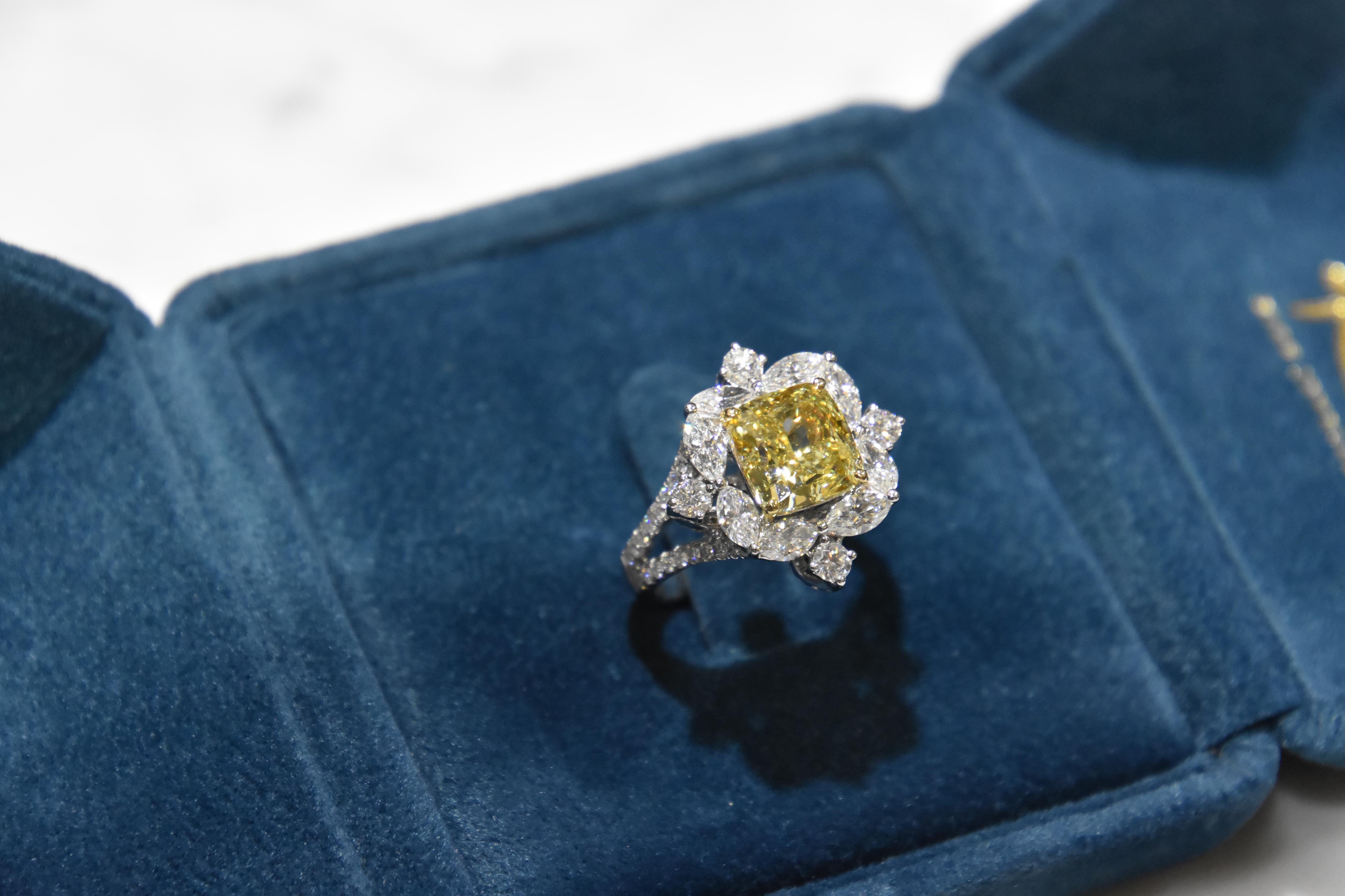 Contemporary GIA Certified 4.01 Carat Fancy Greenish Yellow Diamond Cushion Cut Ring For Sale