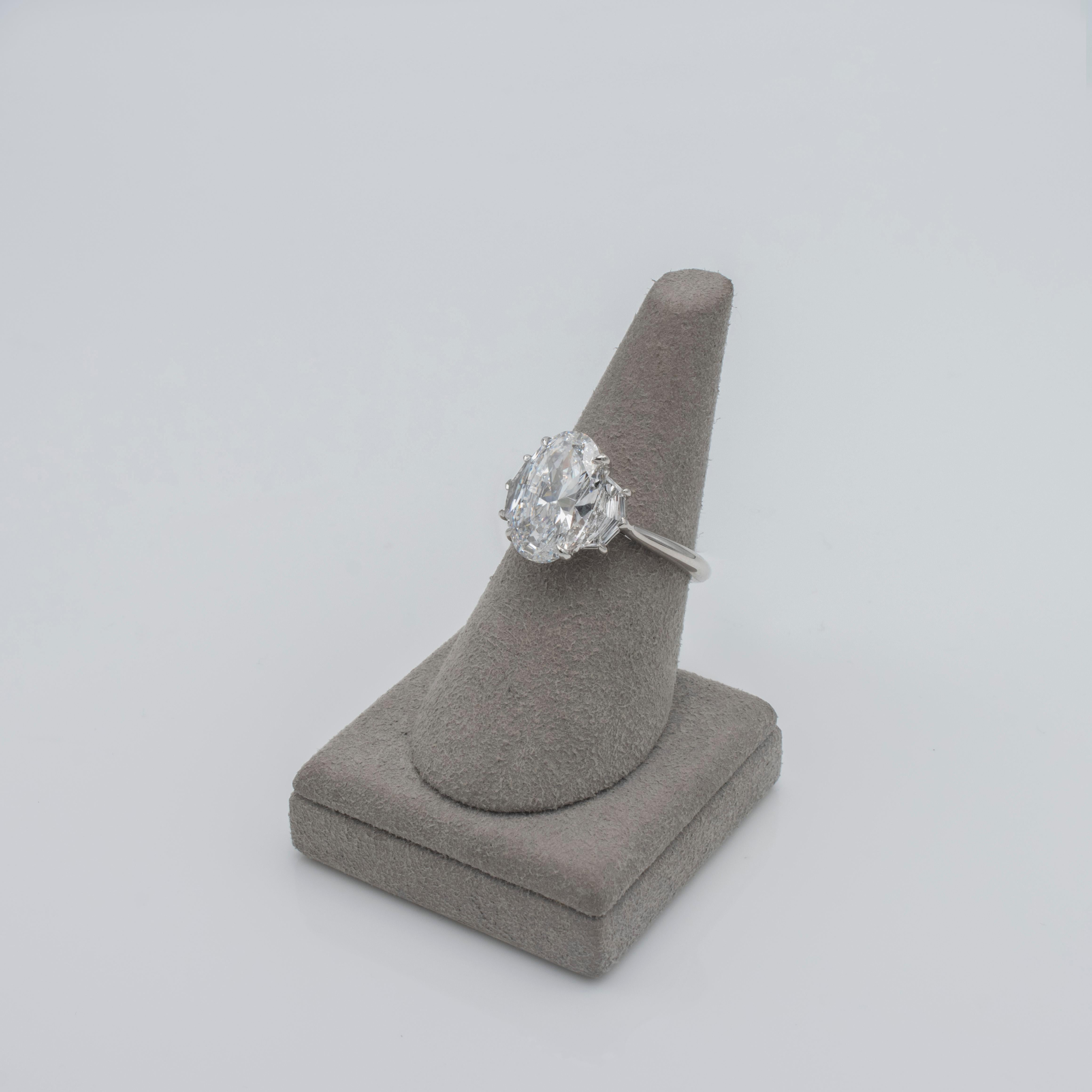 GIA Certified 4.02 Carat Oval Cut Diamond Three-Stone Engagement Ring In New Condition In New York, NY