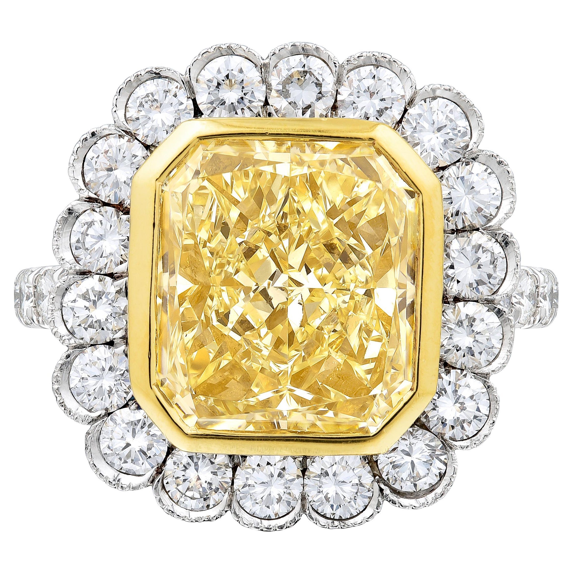 GIA Certified 4.02 Ct Radiant Fancy Yellow Diamond Engagement Platinum Ring For Sale