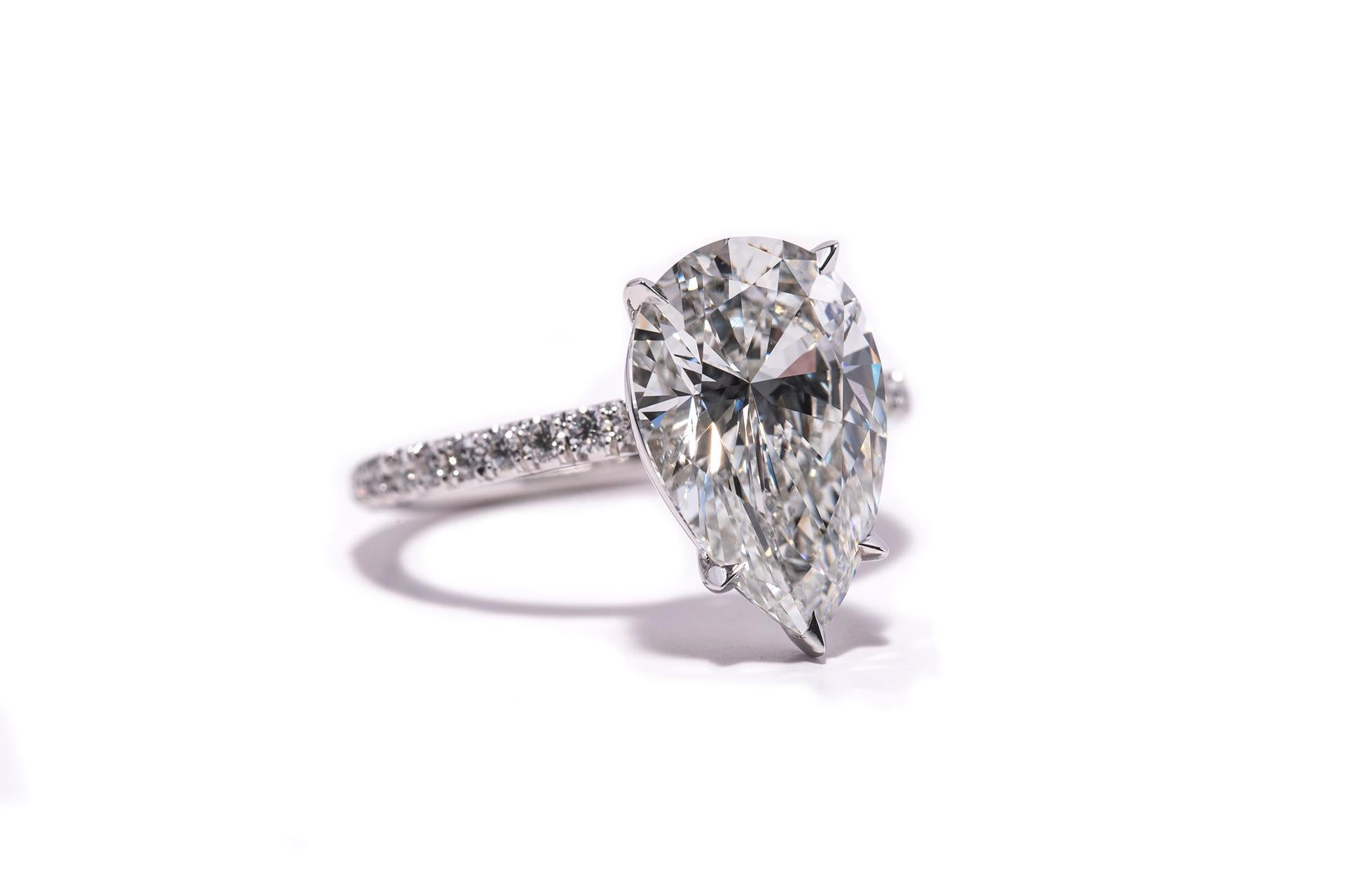 Modern GIA Certified 4.02 Pear HSI1 EXEX Diamond Engagement Ring For Sale