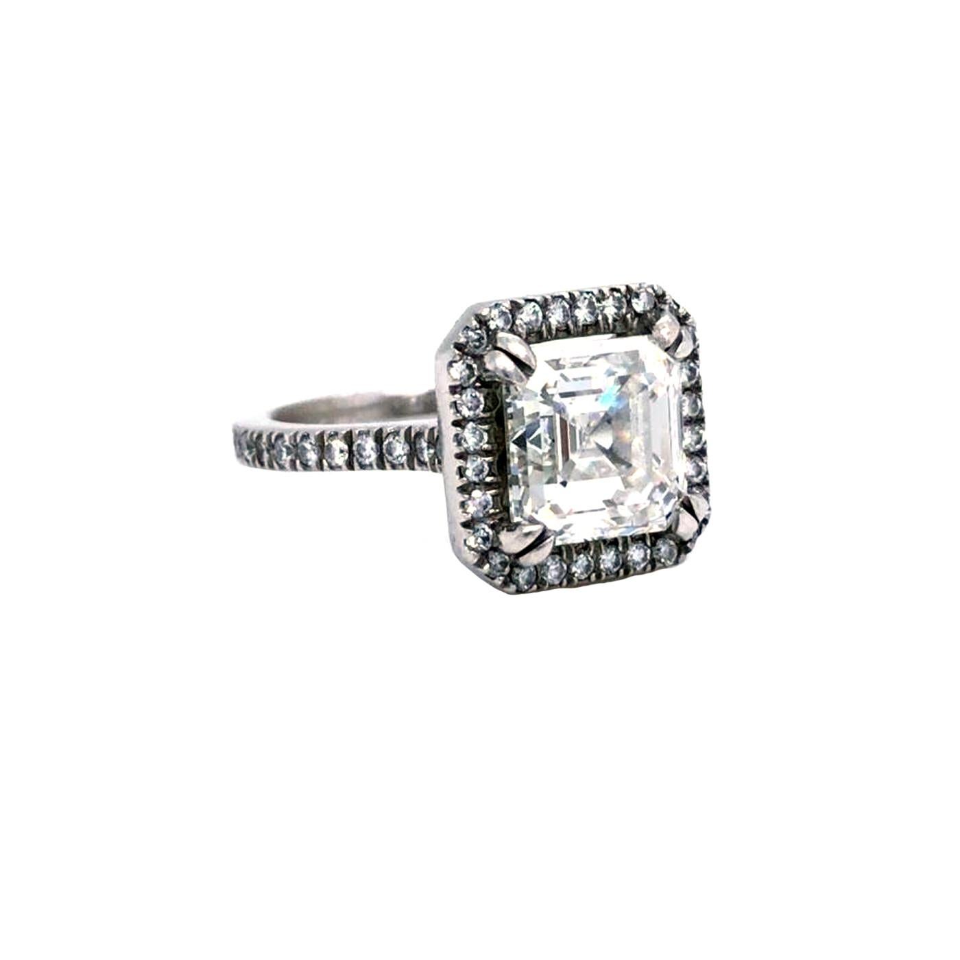 Platinring, GIA-zertifizierter 4,02 Karat Diamant im Asscher-Schliff VS1 Reinheit H im Zustand „Neu“ im Angebot in Aventura, FL