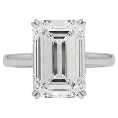 Anello con diamante taglio smeraldo certificato GIA da 4,03 carati