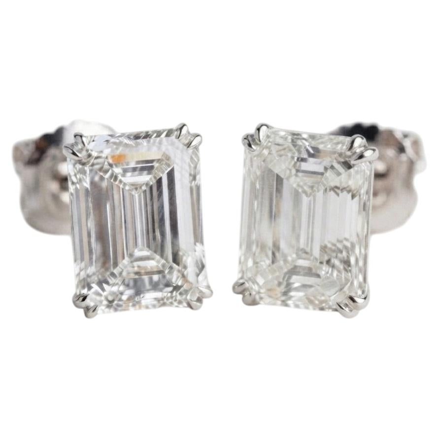 Pendientes de botón con diamantes de 4,02 quilates, talla esmeralda y pureza VVS2, certificados por el GIA