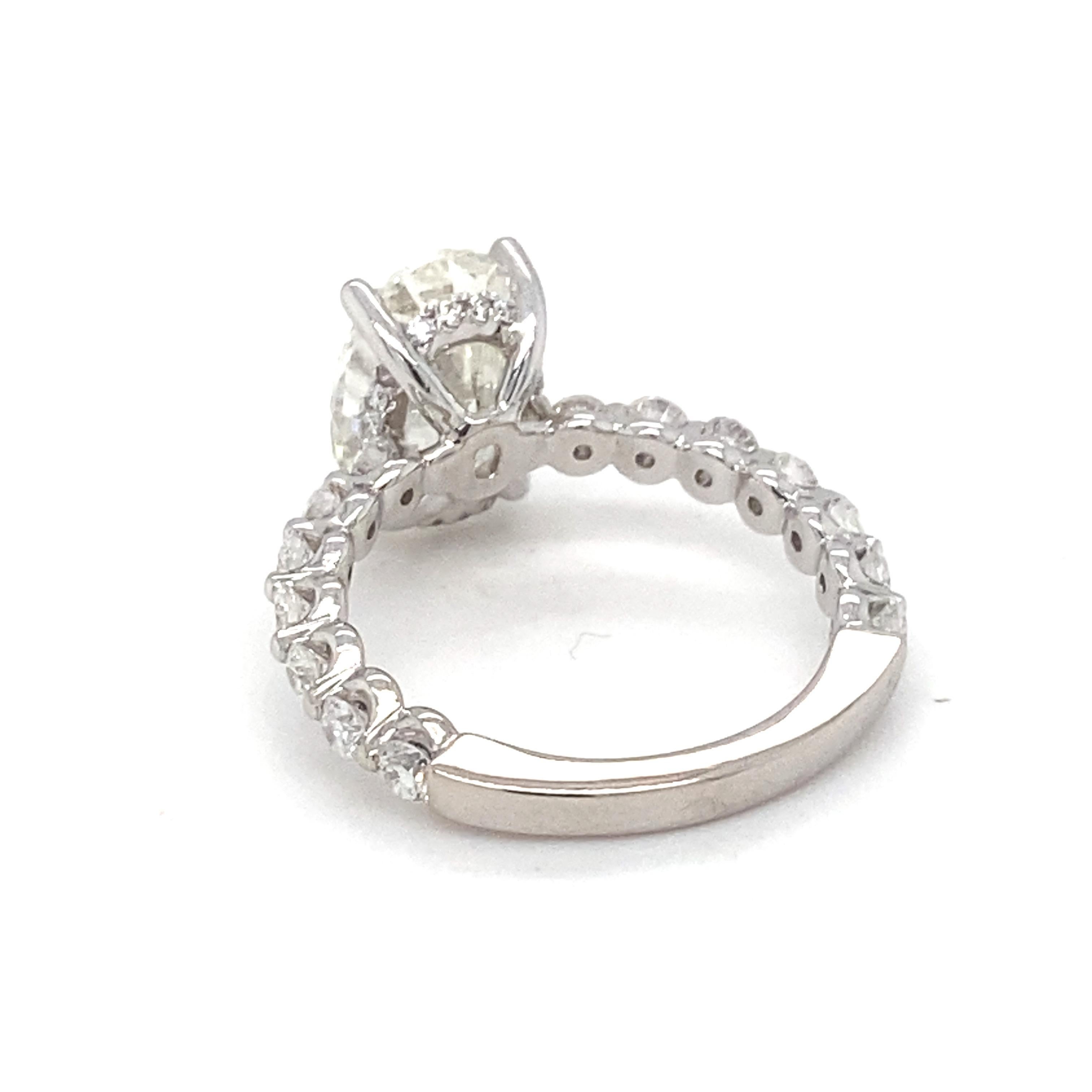 Bague de fiançailles en or blanc avec diamant ovale certifié GIA de 4,03 carats Neuf - En vente à Trumbull, CT