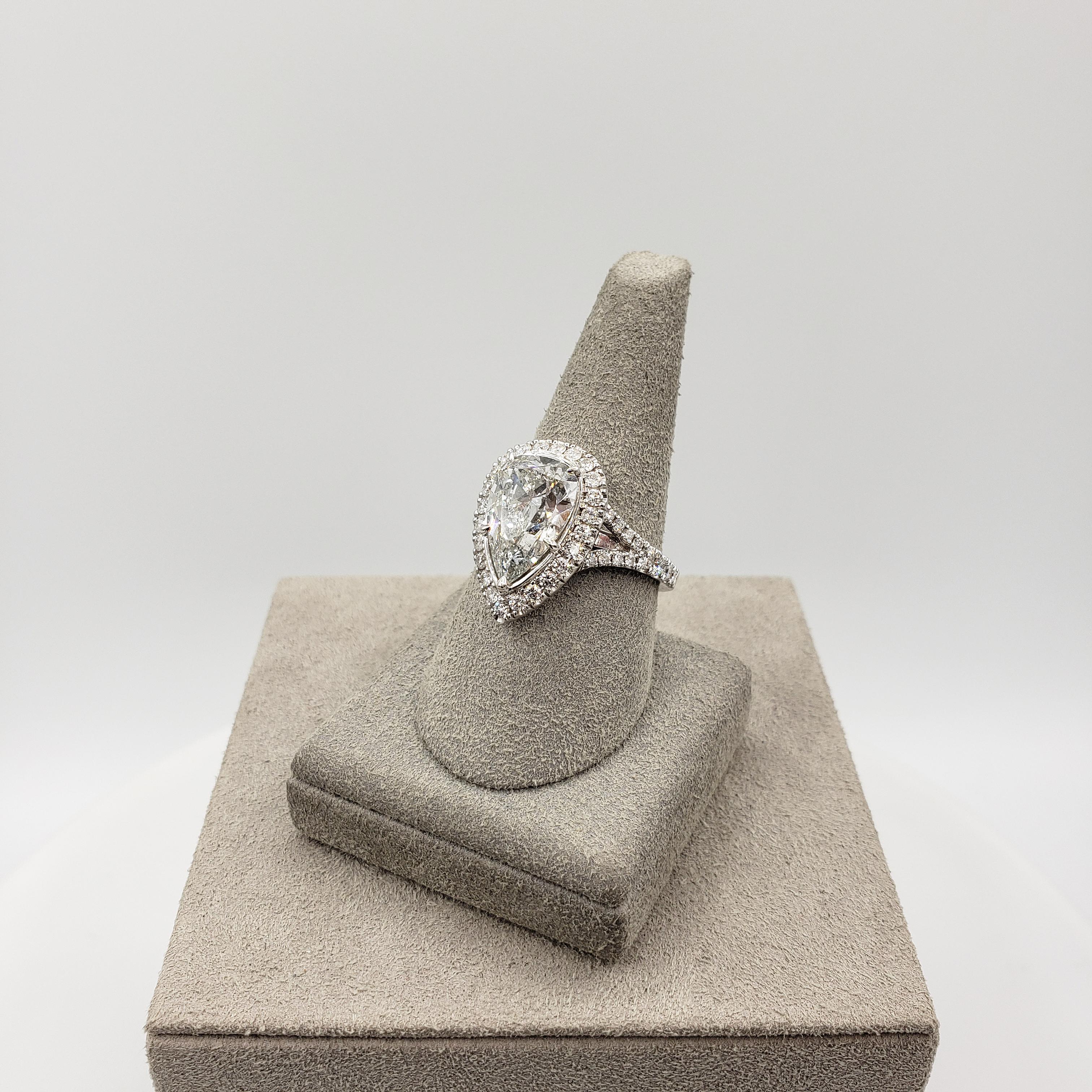 4 carat pear shaped diamond ring