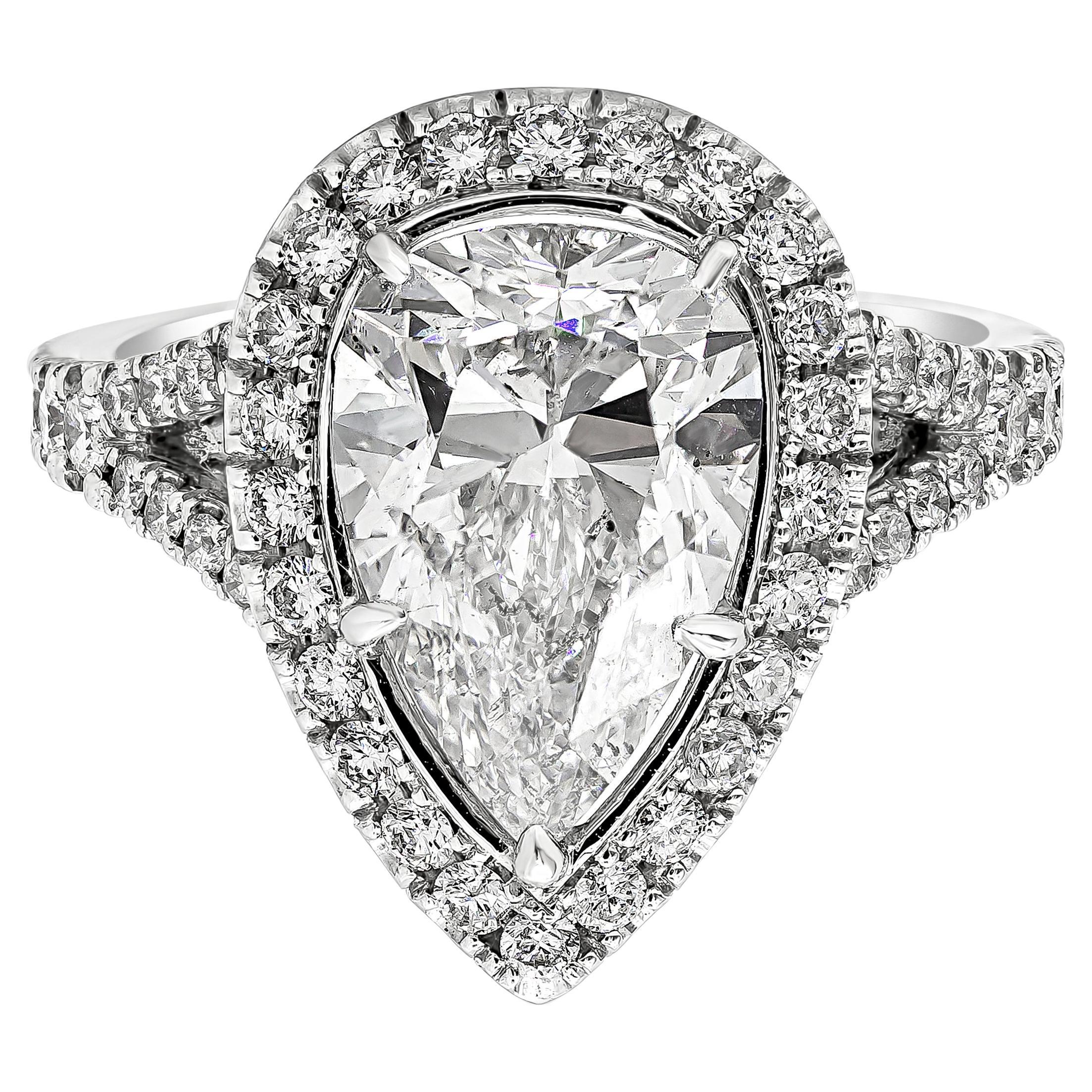 GIA Certified 4.03 Carats Pear Shape Diamond Halo Engagement Ring in White Gold For Sale
