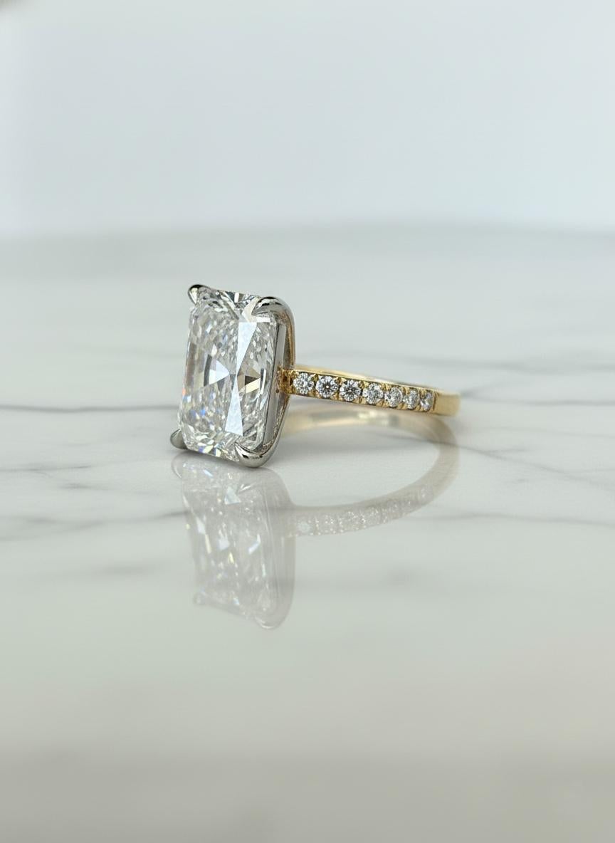 Bague de fiançailles en diamant certifié GIA de 4,03 carats à taille rayonnante (couleur H, VS2 Clari... Pour femmes en vente