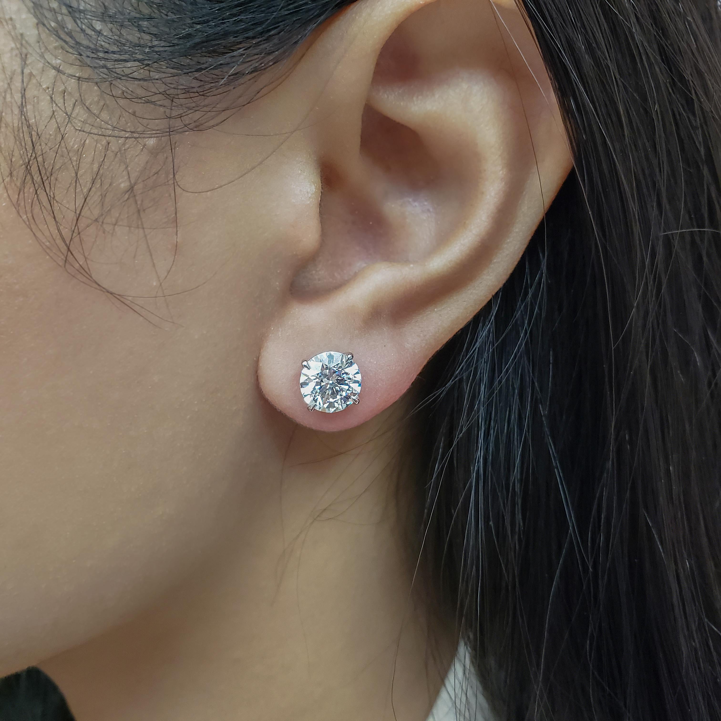 Contemporain Boucles d'oreilles en diamant rond certifié GIA de 4,03 carats de brillant total en vente