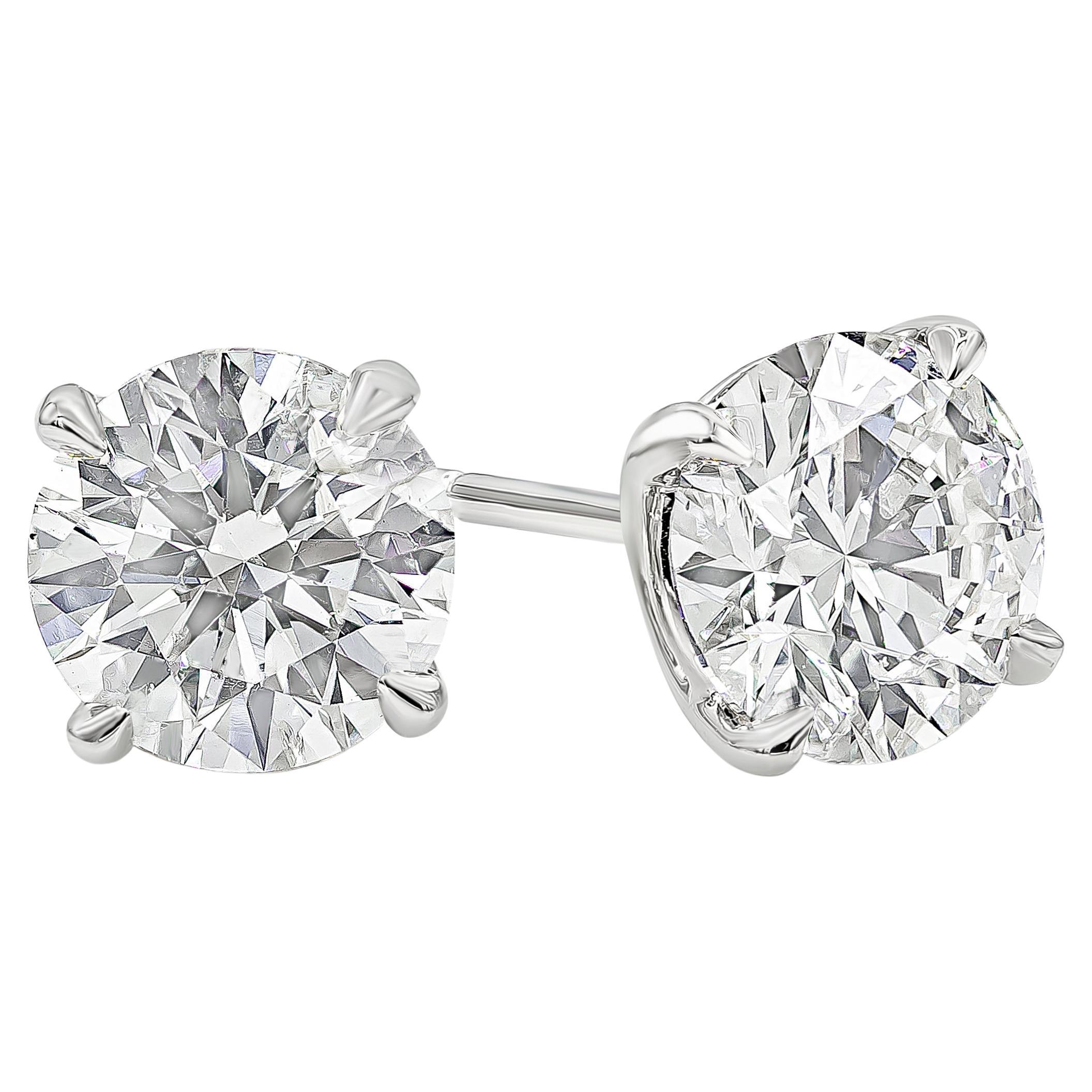 Boucles d'oreilles en diamant rond certifié GIA de 4,03 carats de brillant total en vente