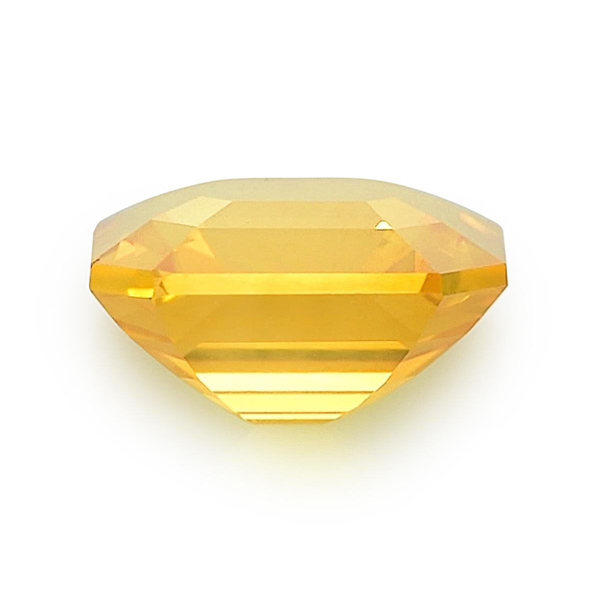 GIA Certified 4.03 Carats Yellow Sapphire In New Condition For Sale In Los Angeles, CA