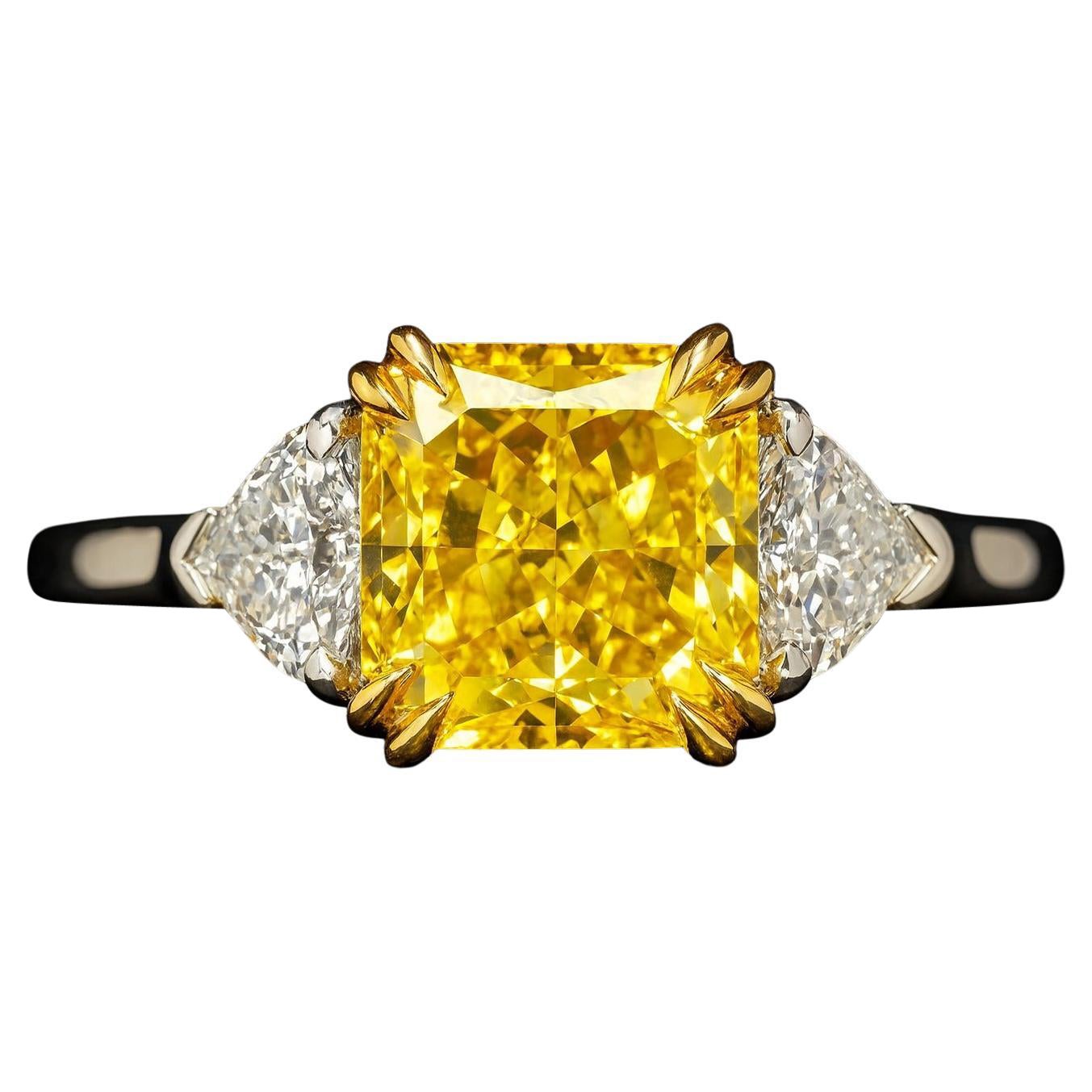 Bague à diamant coussin certifié GIA de 4.04 carats de couleur jaune fantaisie sans défaut interne