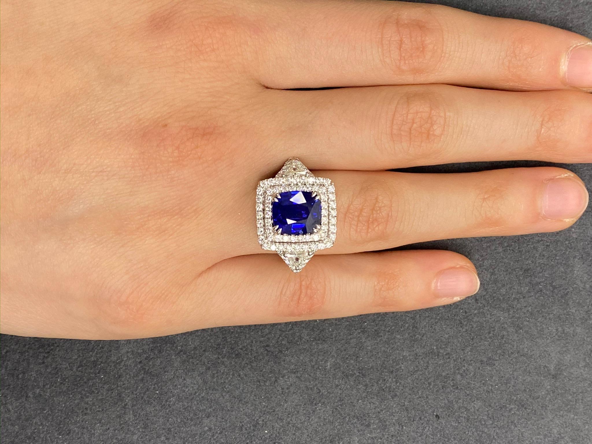 GIA Certified 4.04 Carat Sapphire and Diamond Cocktail Ring For Sale 3