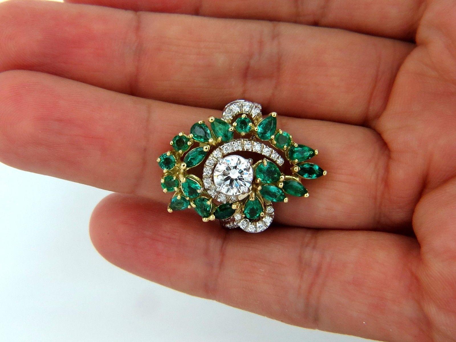GIA-zertifizierter 4,06 Karat Smaragd und Diamanten Cocktail-Cluster-Ring 18 Karat im Angebot 2