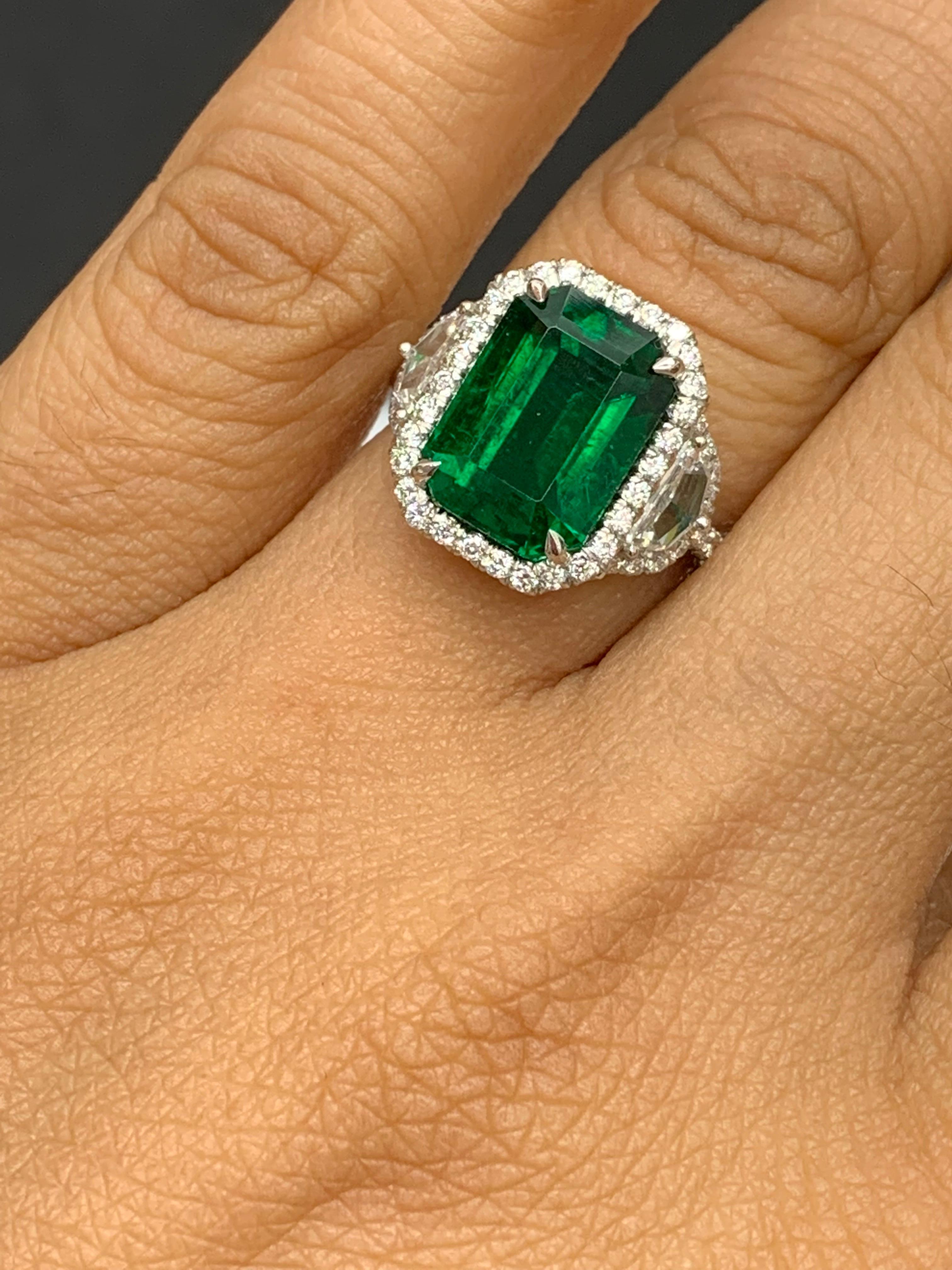 GIA Certified 4.07 Carat Emerald Cut Emerald Diamond 3 Stone Ring in Platinum For Sale 4