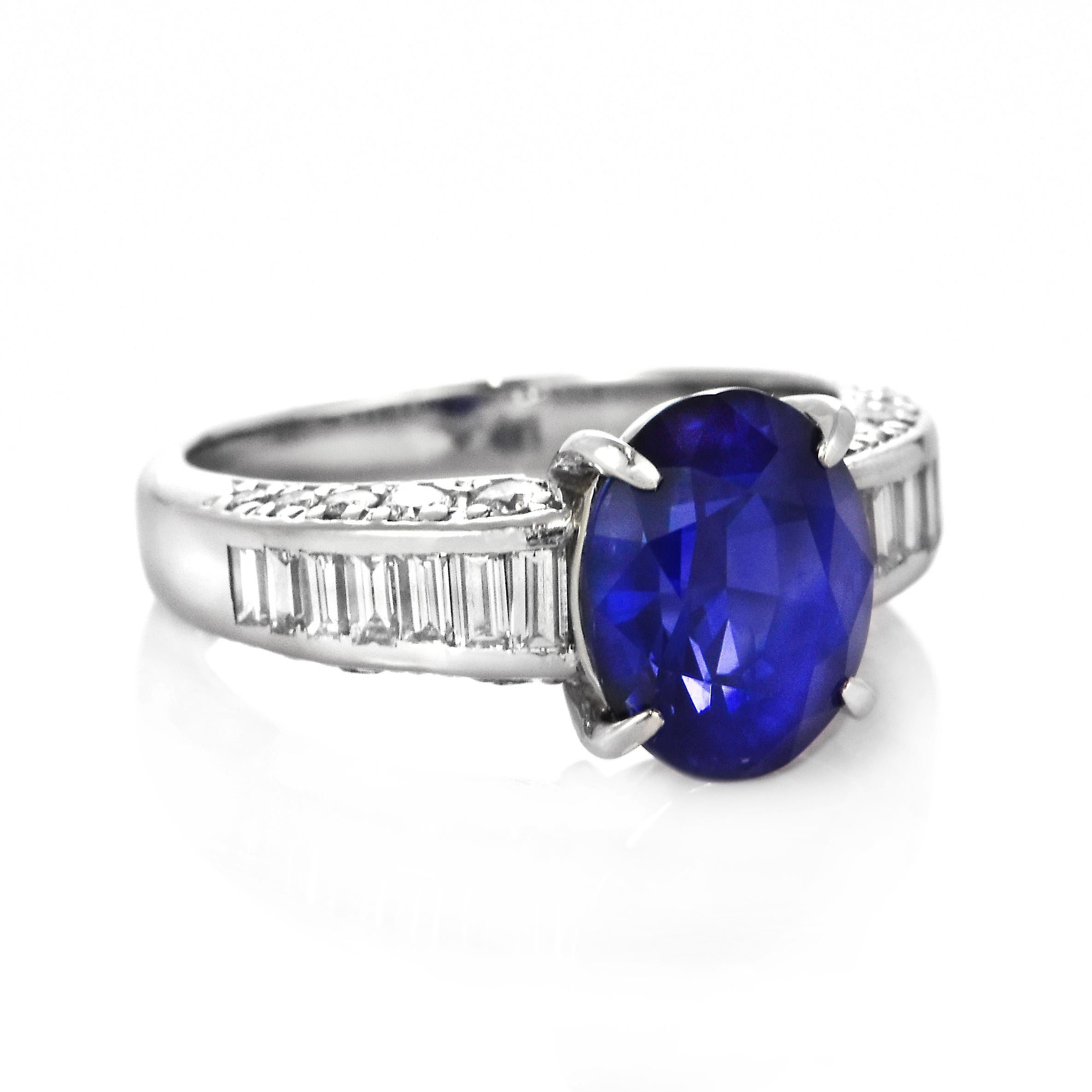 GIA-zertifizierter 4,07 Karat Sri Lankanischer Saphir und Diamantring aus Platin (Ovalschliff) im Angebot