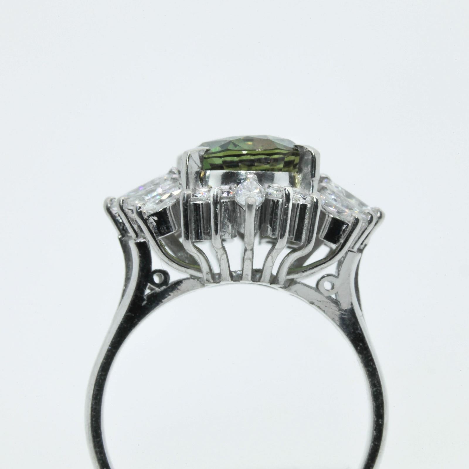 GIA Certified 4.08 Carat Natural Alexandrite and Diamond Ring In Excellent Condition In Beverly Hills, CA