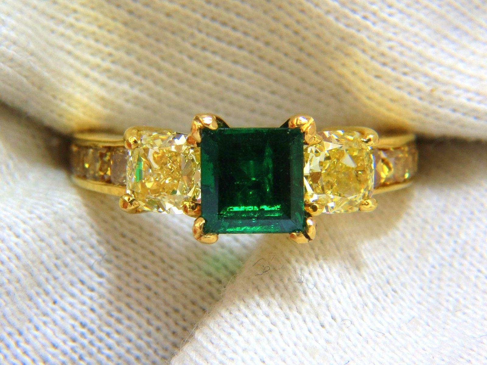 GIA Certified 4.09 Carat Natural Emerald Fancy Yellow Diamonds Ring 18 Karat In New Condition In New York, NY
