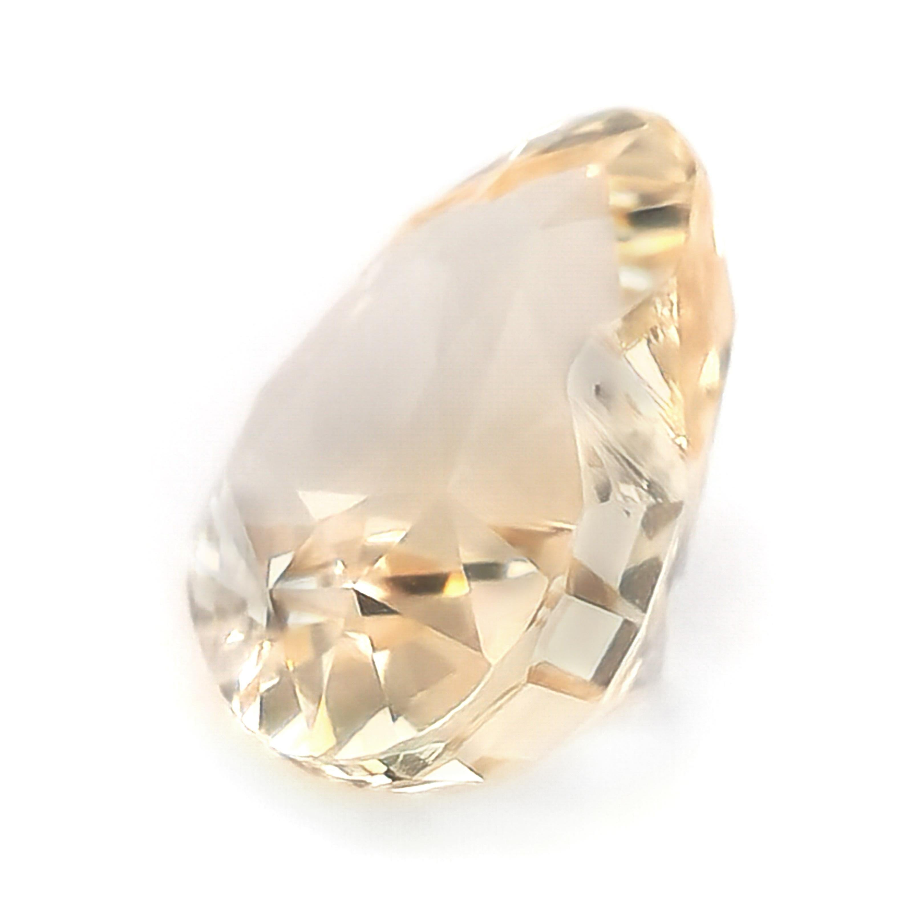 GIA Certified 4.09 Carats Heated Yellow Sapphire  In New Condition For Sale In Los Angeles, CA