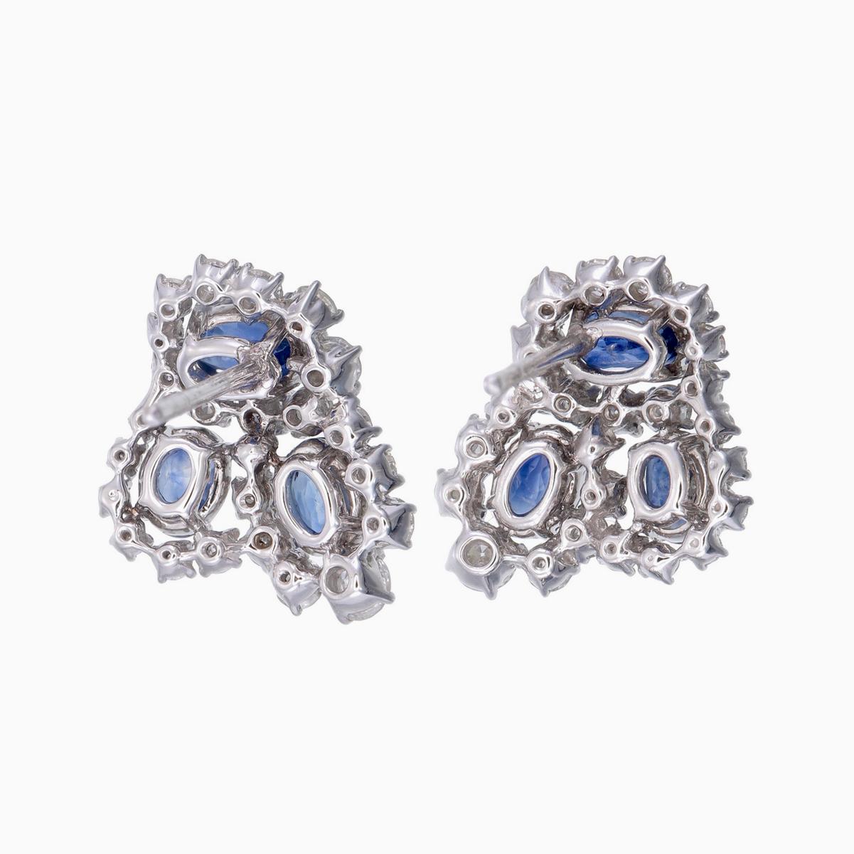 Moderne Boucles d'oreilles en or 18 carats certifié GIA 4.10 carats saphir bleu et diamant en vente