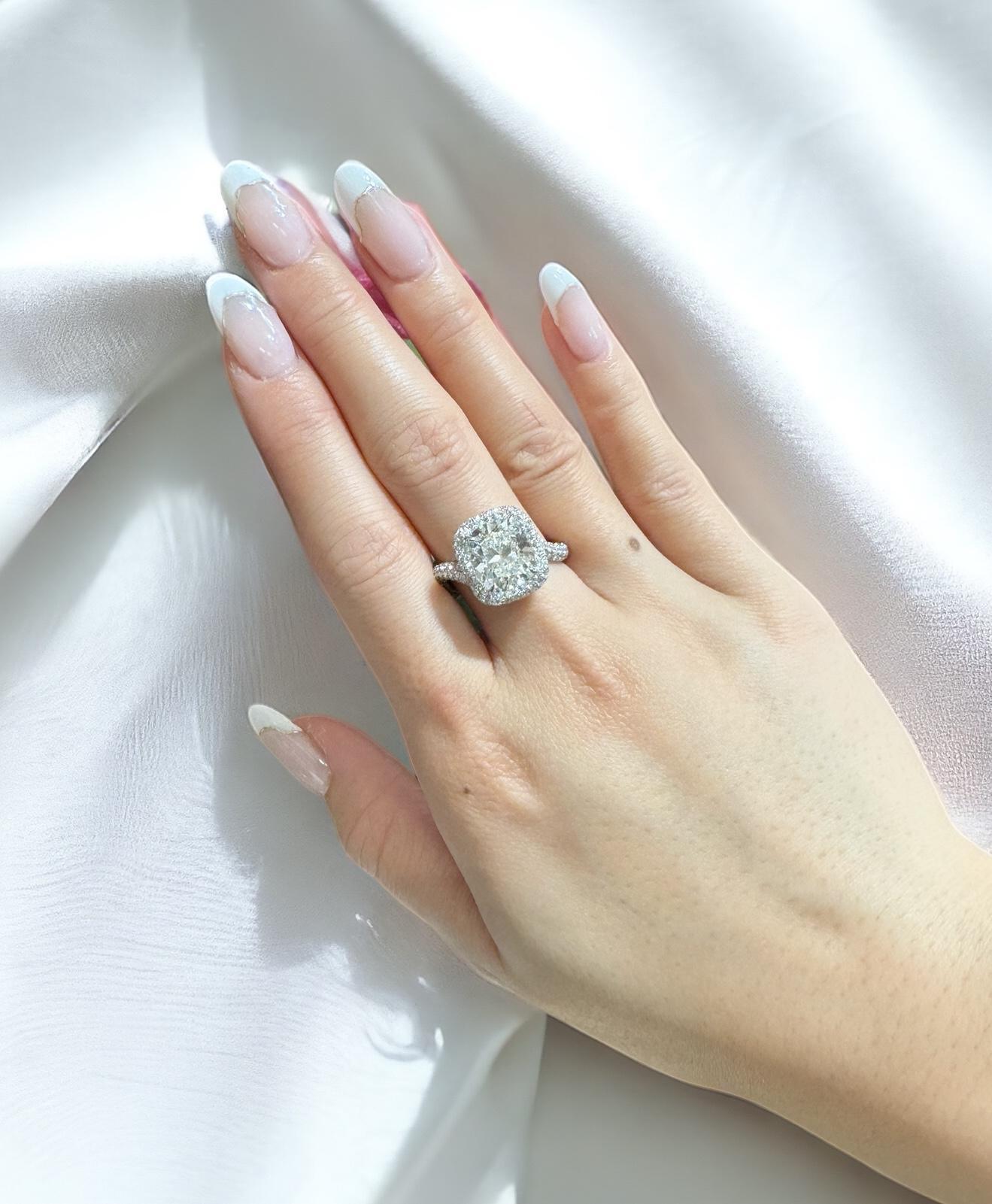 Women's GIA Certified 4.10 Carat Cushion H/VS1 Diamond Swirl Engagement Ring For Sale