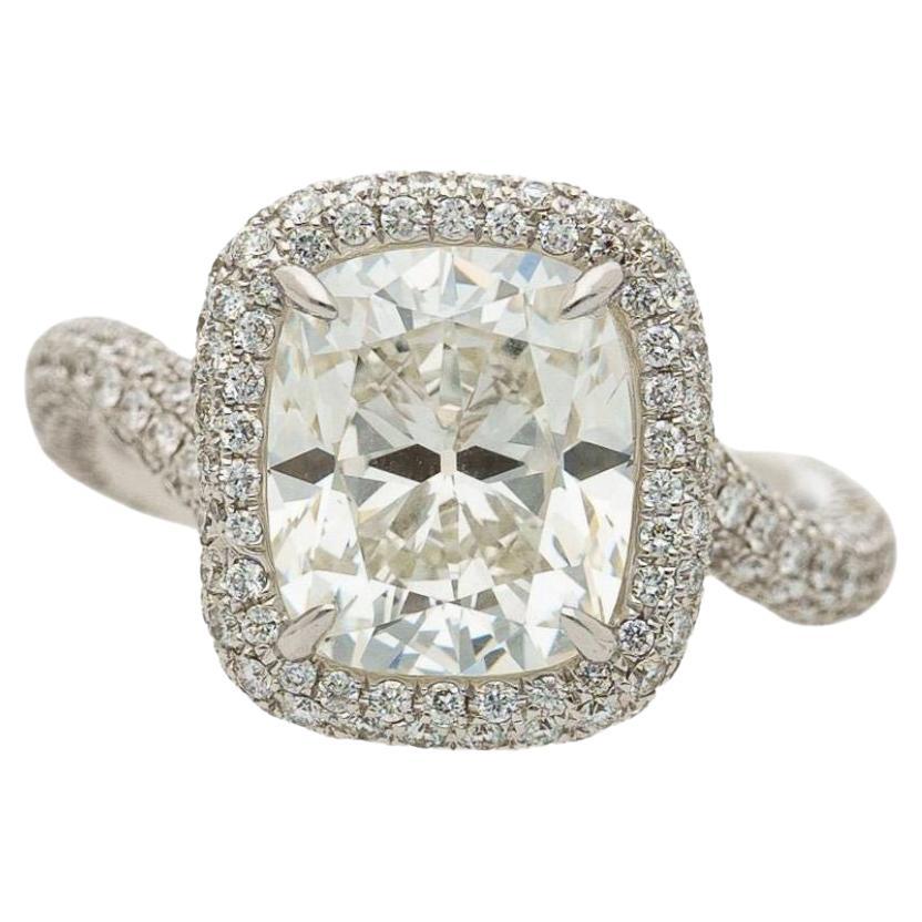Bague de fiançailles tourbillon avec diamant taille coussin de 4,10 carats certifié GIA H/VS1 en vente