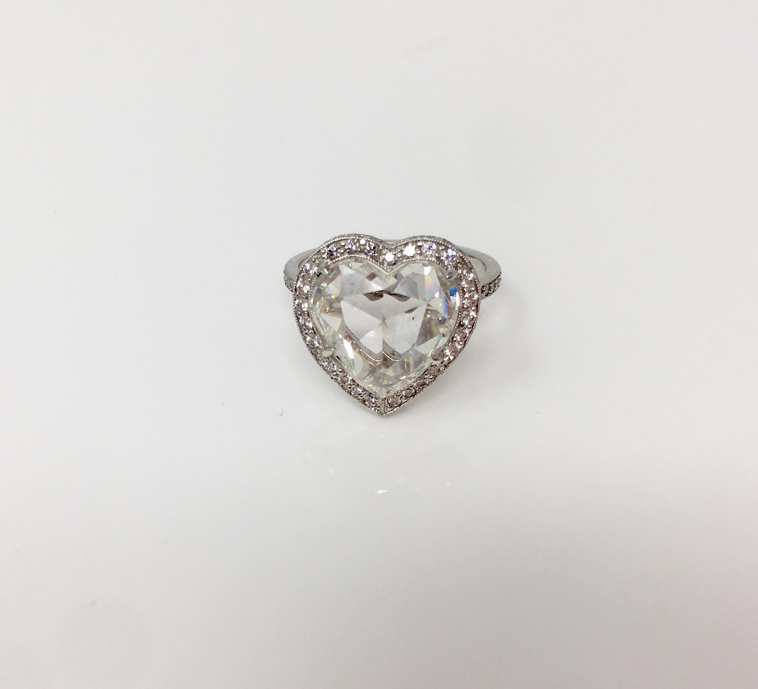 GIA-zertifizierter 4,11 Karat Ring in Herzform aus Platin mit Rosenschliff 1