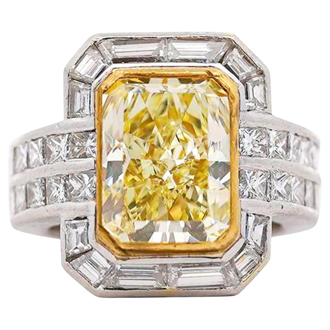 Bague de fiançailles Halo avec diamant radiant certifié GIA de 4,12 carats, jaune fantaisie VS1
