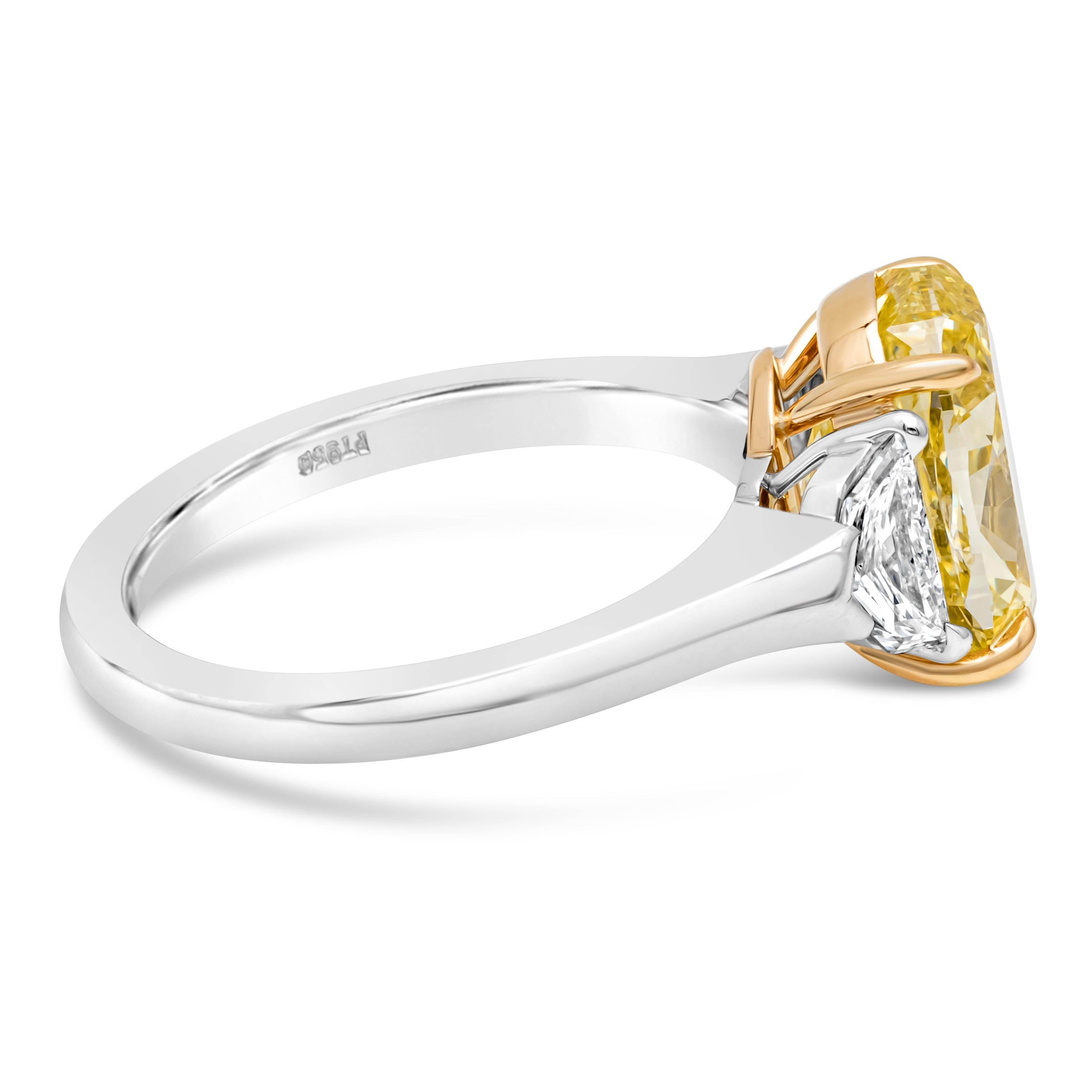 GIA Certified 4.12 Carats Oval Cut Fancy Intense Yellow Diamond Ring In New Condition For Sale In New York, NY