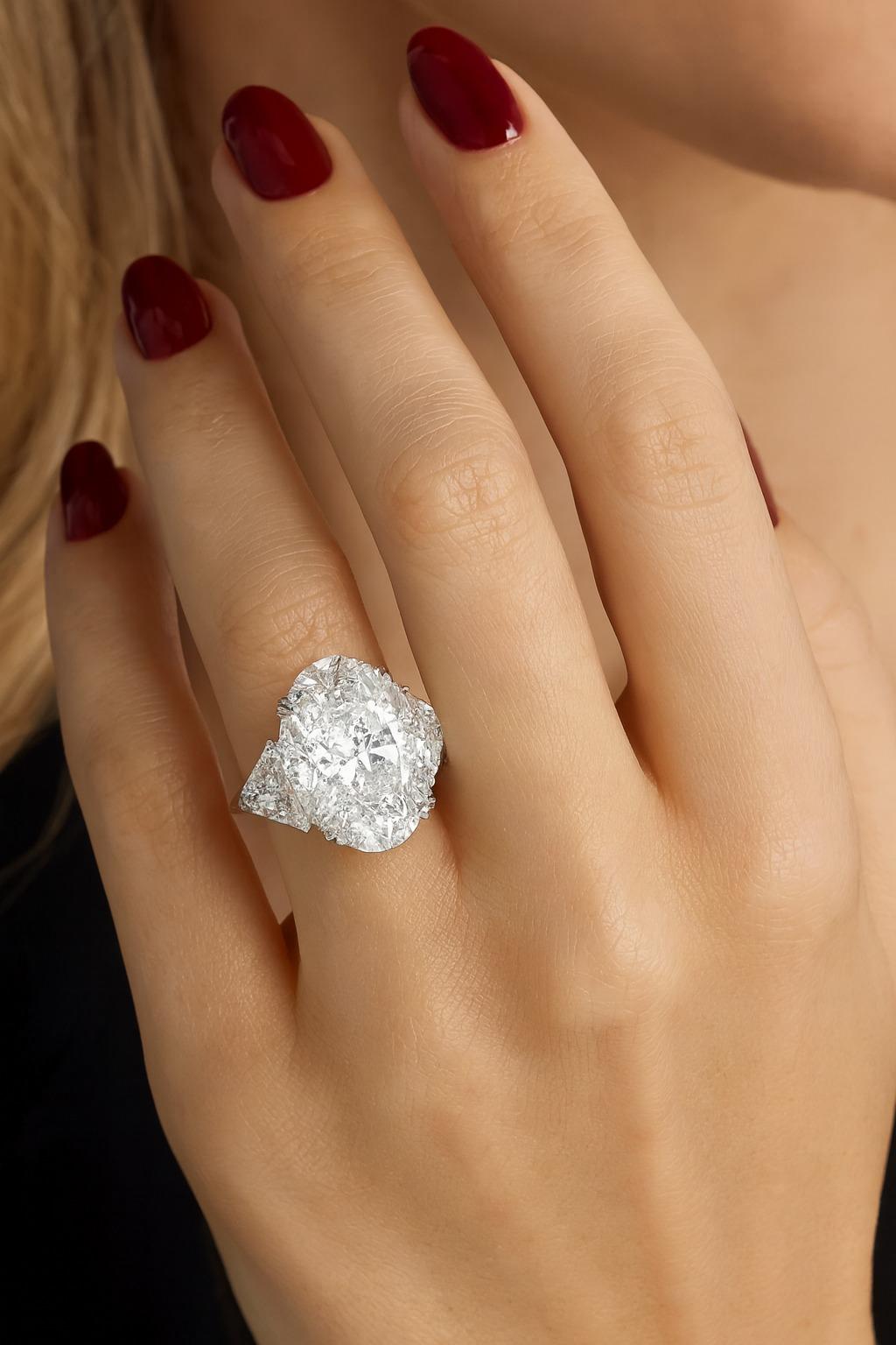 GIA Certified 4.13 Carat F Color Internally Flawless Oval Diamond Ring In New Condition For Sale In Chicago, IL