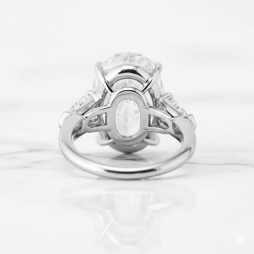 Taille ovale GIA Certified 4.13 Carat Type Ia Diamond Platinum Tapered Baguette Ring (bague baguette fuselée en platine) en vente