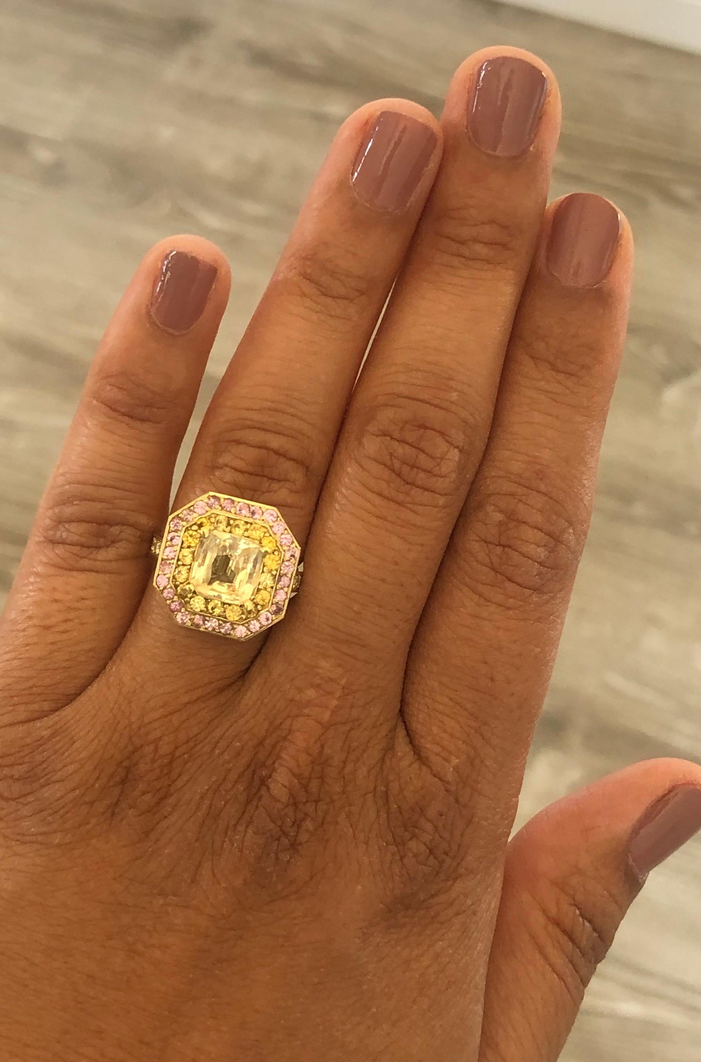 GIA Certified 4.14 Carat Non-Heated Yellow Pink Sapphire Diamond 18K Gold Ring In New Condition In Los Angeles, CA