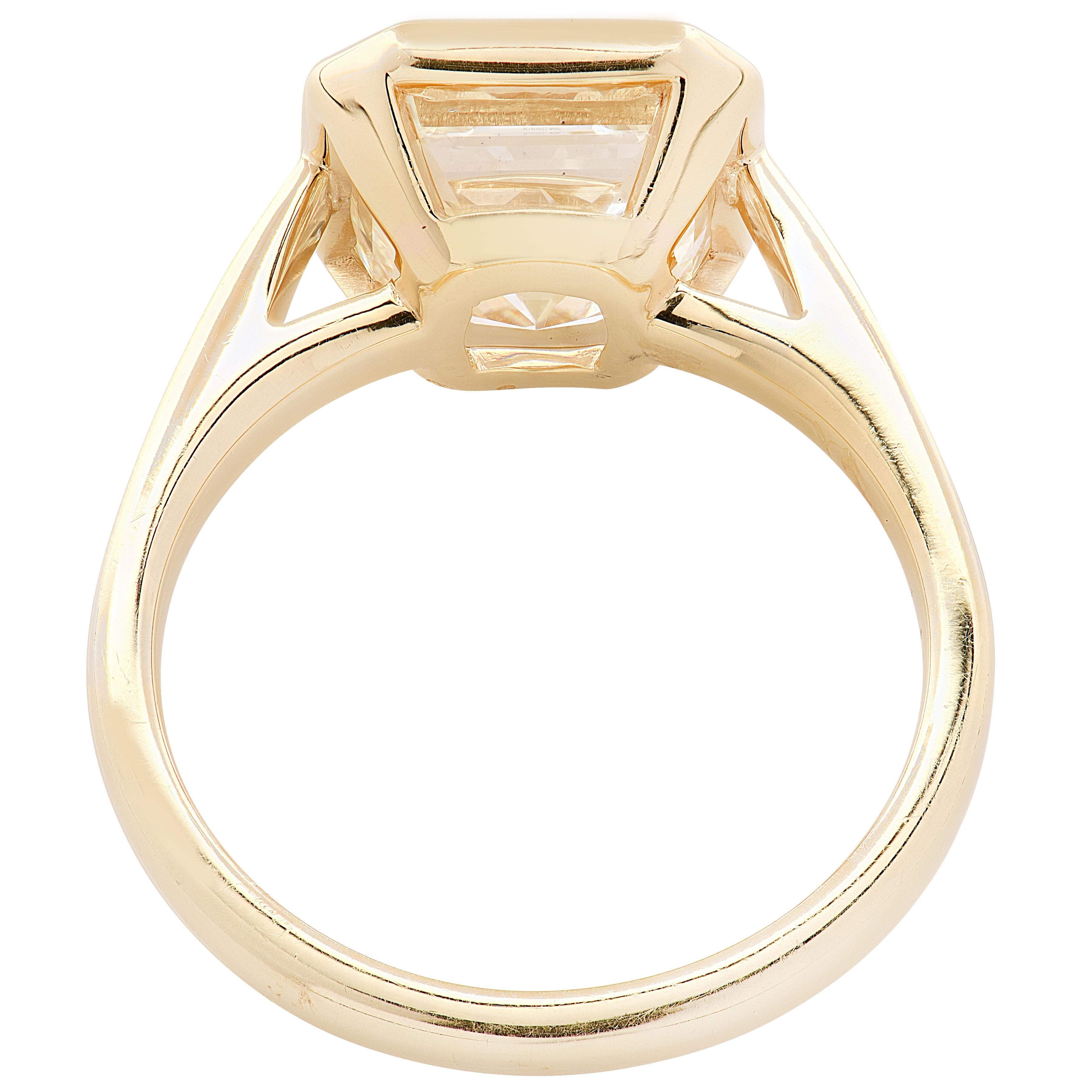 Anillo de compromiso de diamantes cuadrados talla esmeralda de 4,15 quilates certificado por el GIA Corte esmeralda en venta